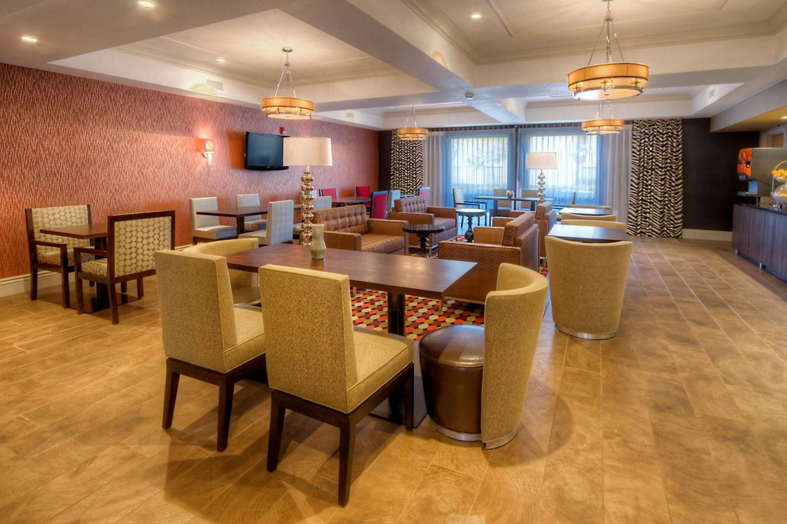 Restaurant/places to eat in Hampton Inn Fremont