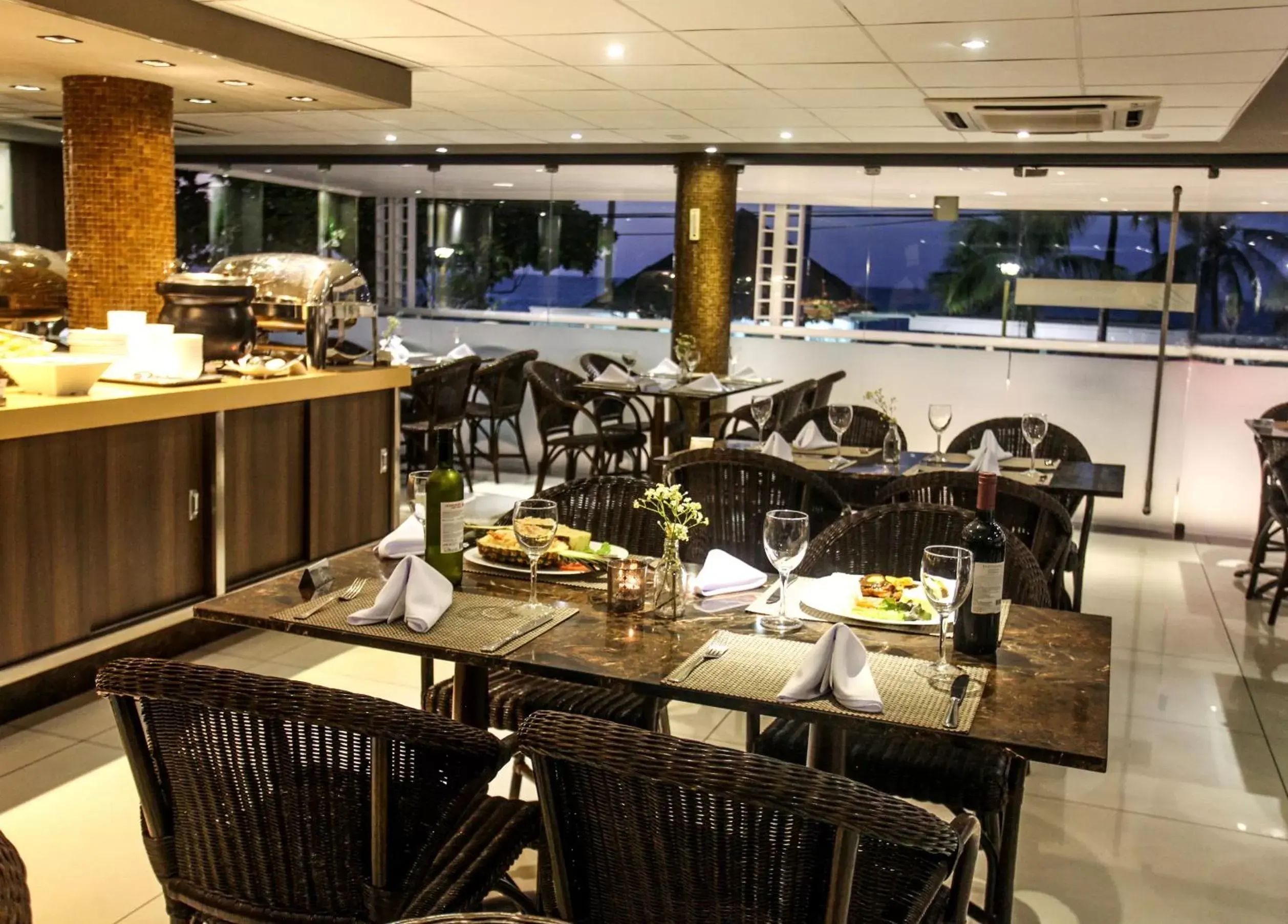 Restaurant/Places to Eat in Mareiro Hotel