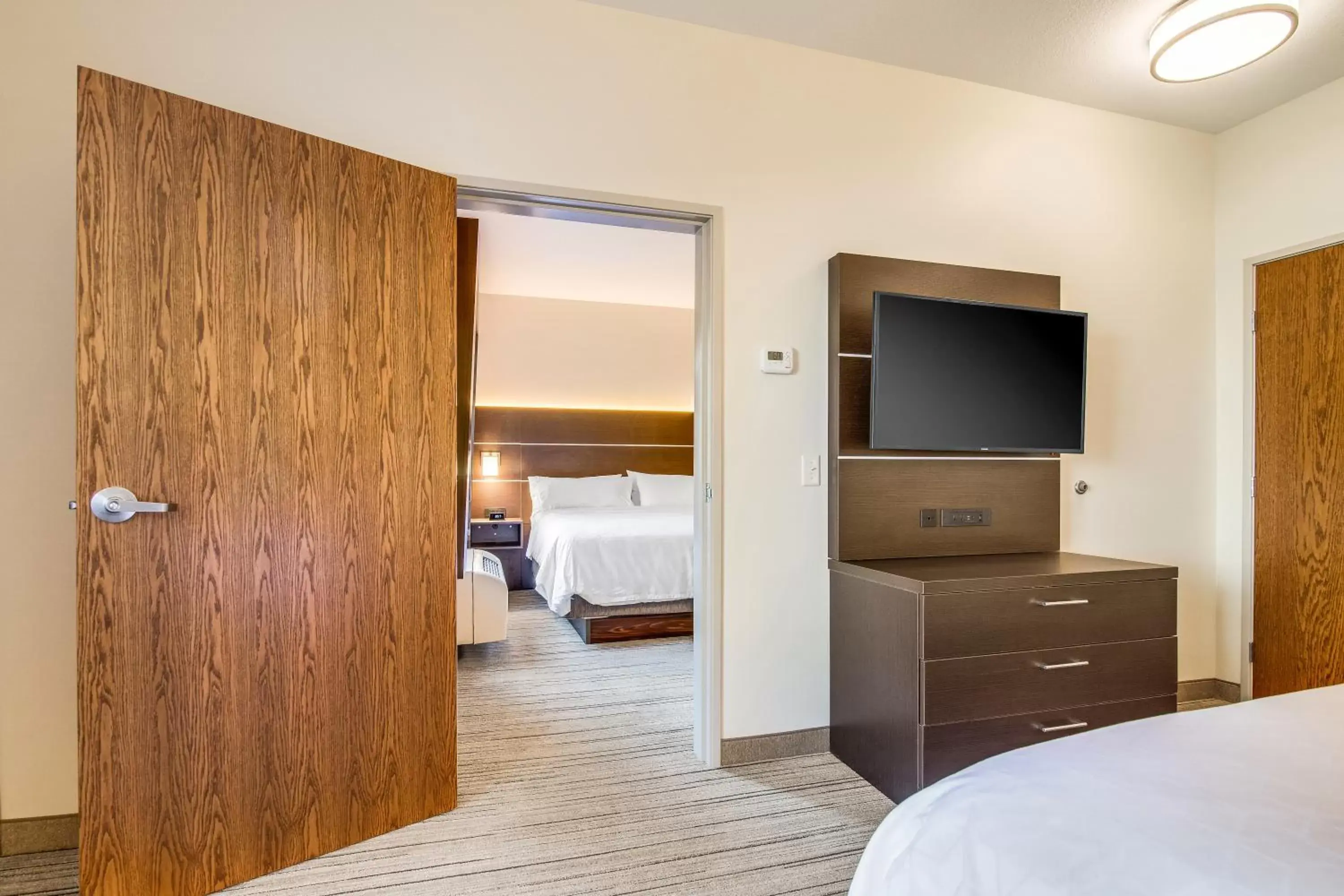 Bedroom, Bed in Holiday Inn Express & Suites Custer-Mt Rushmore