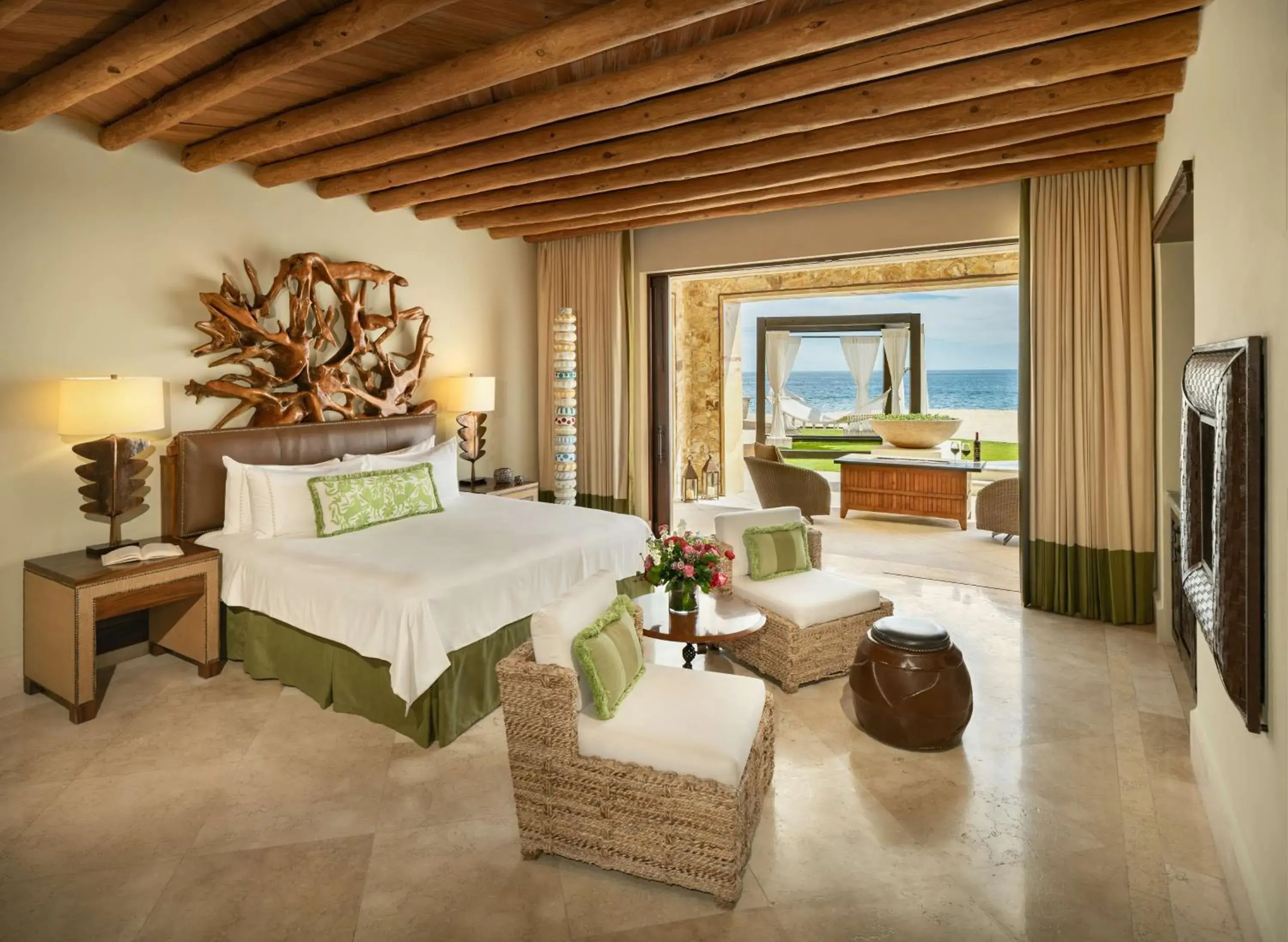 Bed in Waldorf Astoria Los Cabos Pedregal