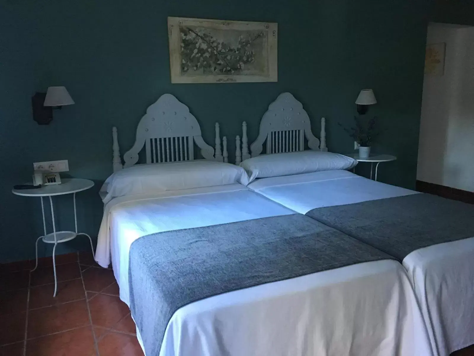 Photo of the whole room, Bed in Mesón de Sancho
