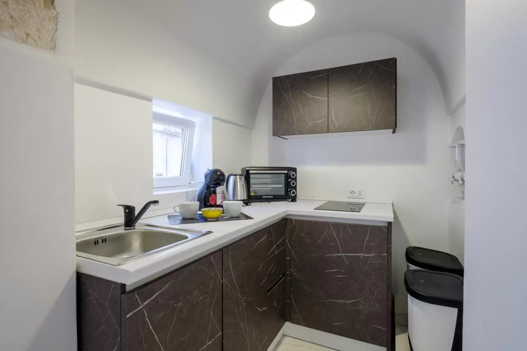 Kitchen/Kitchenette in La Bella Ostuni Suites