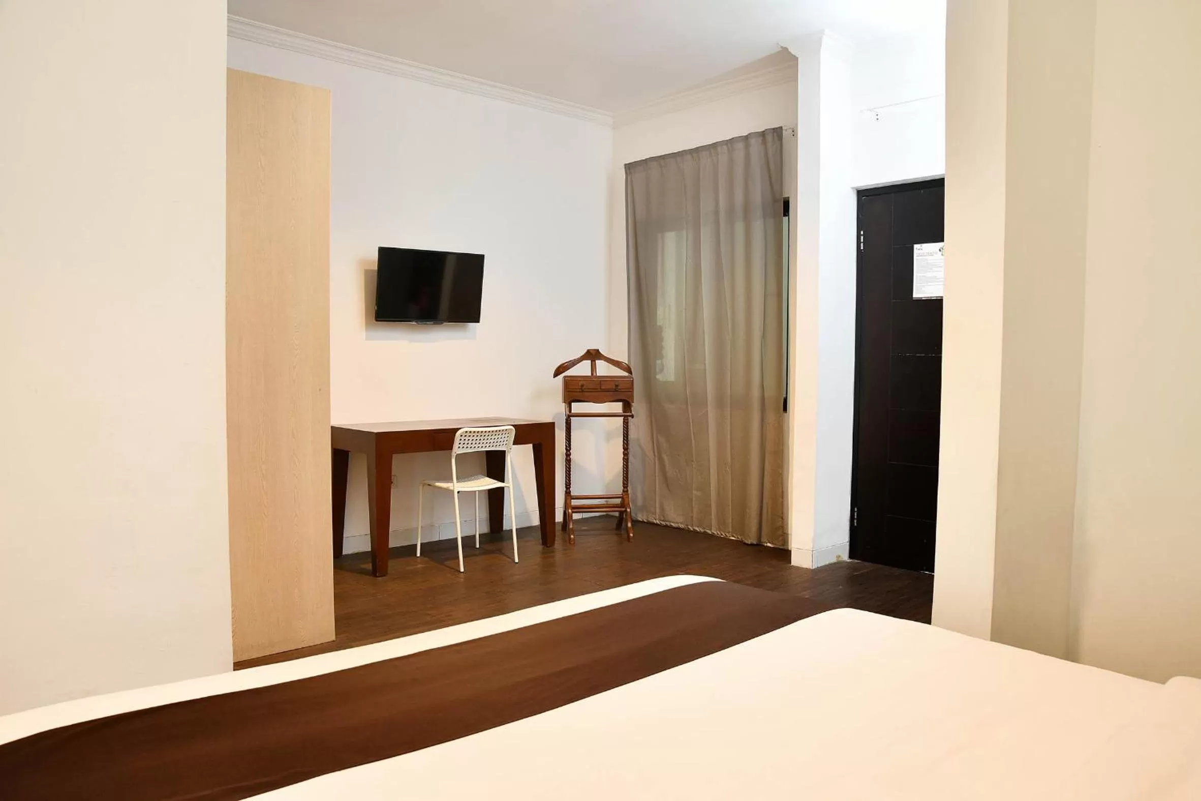 Bedroom, Bed in Tuju Abuserin Syariah