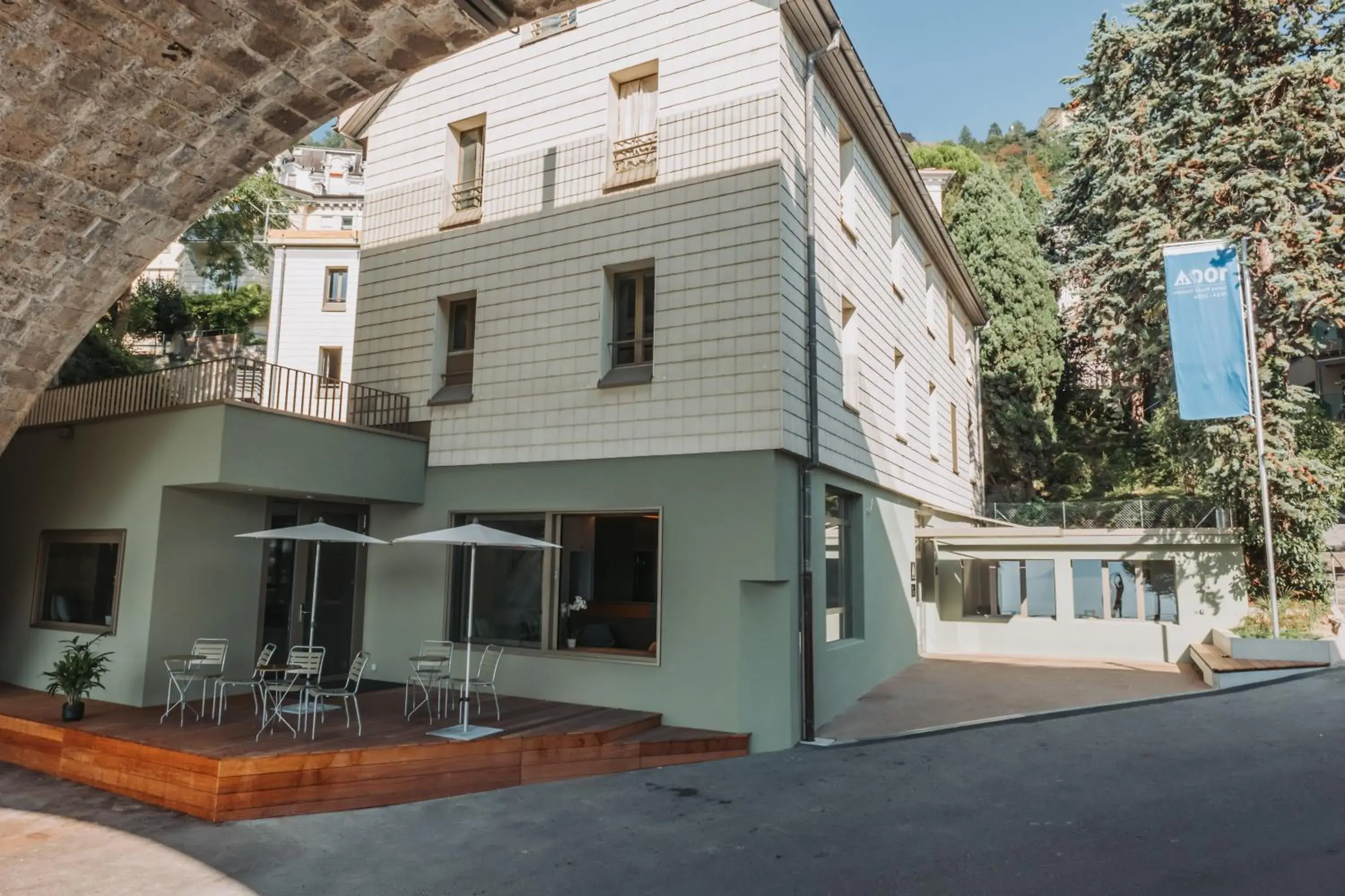 Property Building in Montreux Youth Hostel