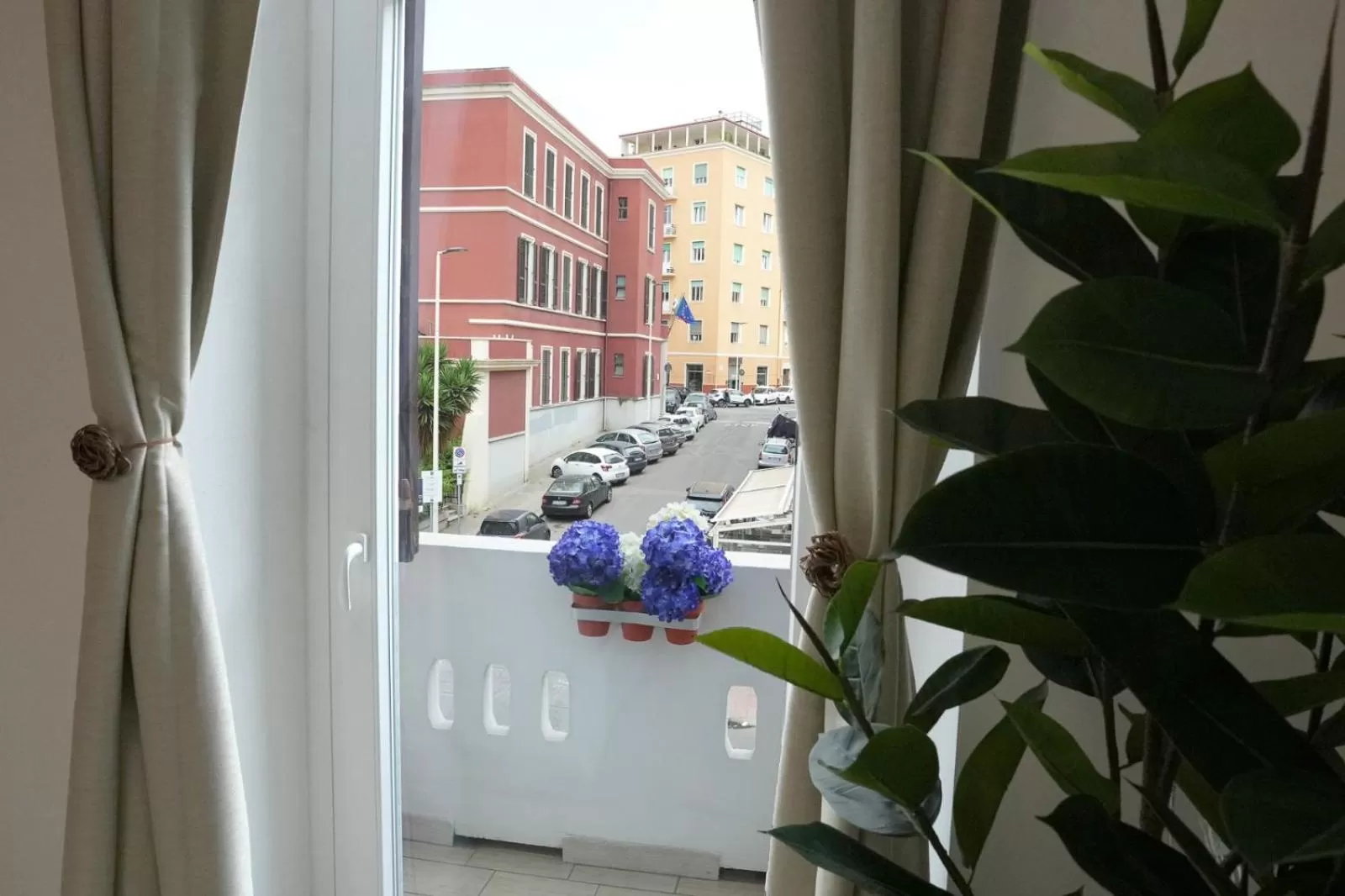 View (from property/room) in Luxury Rooms Paoli 19