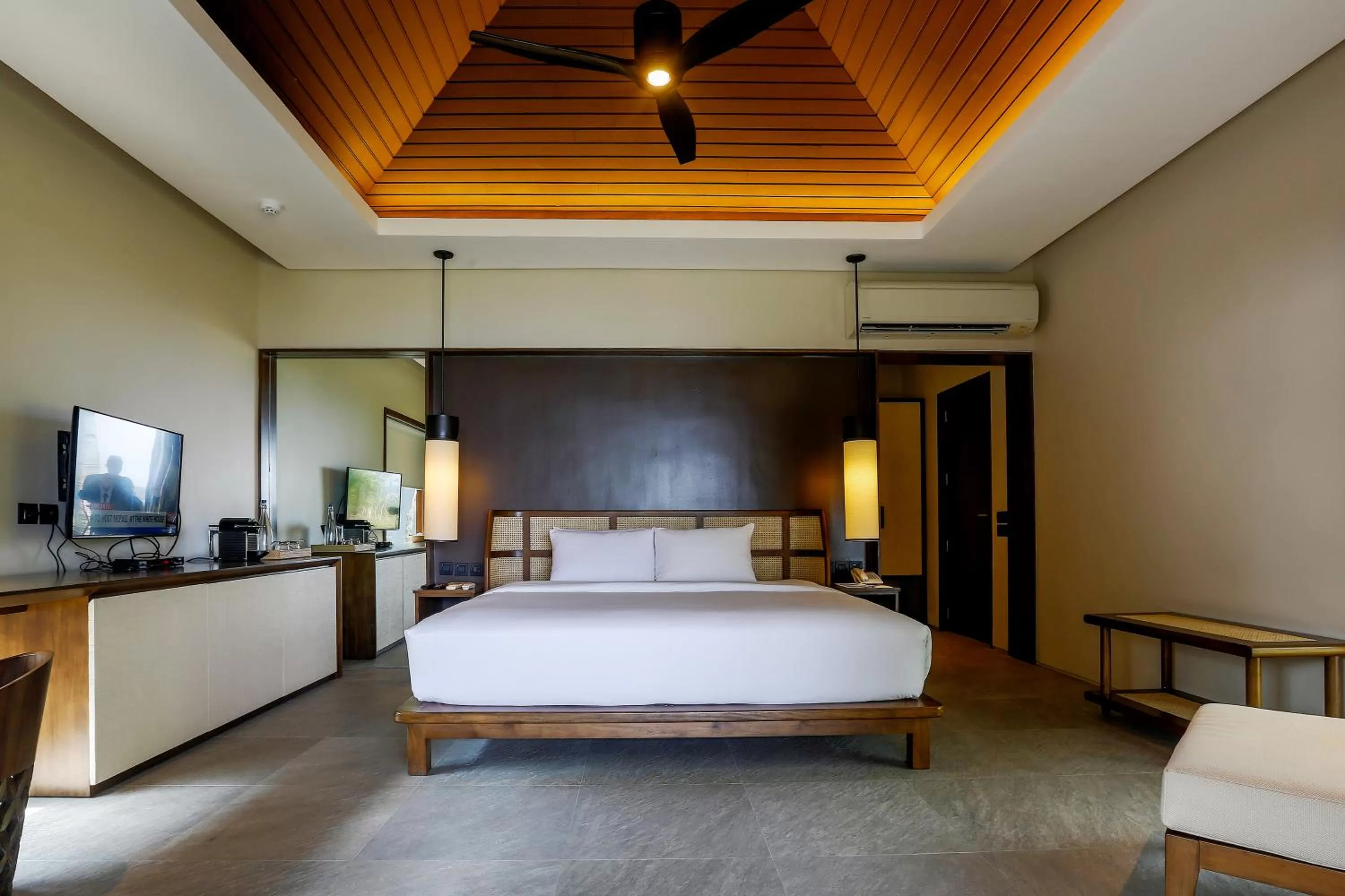 Photo of the whole room, Bed in Amorita Resort Bohol