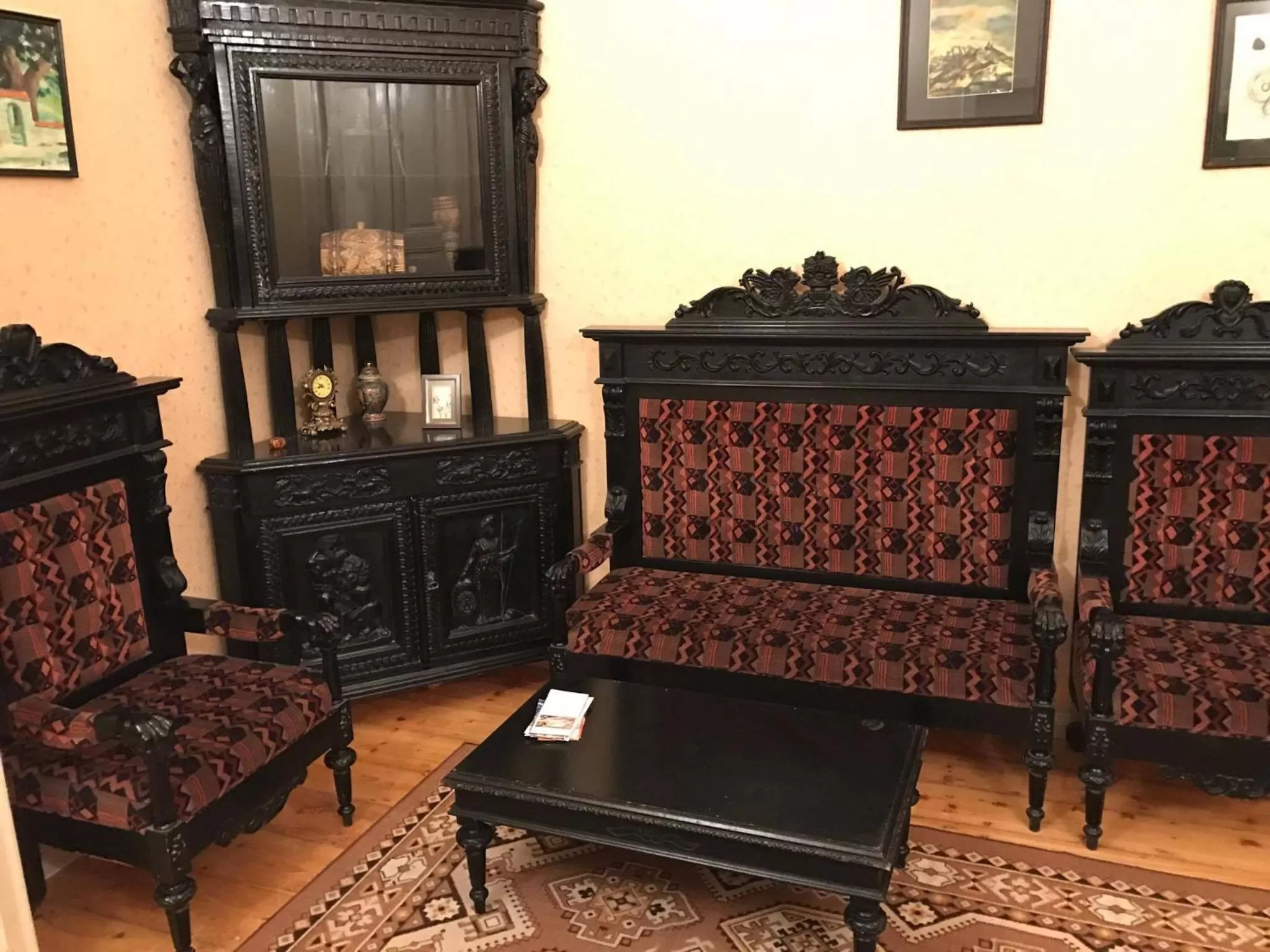 Communal lounge/ TV room in House 1899