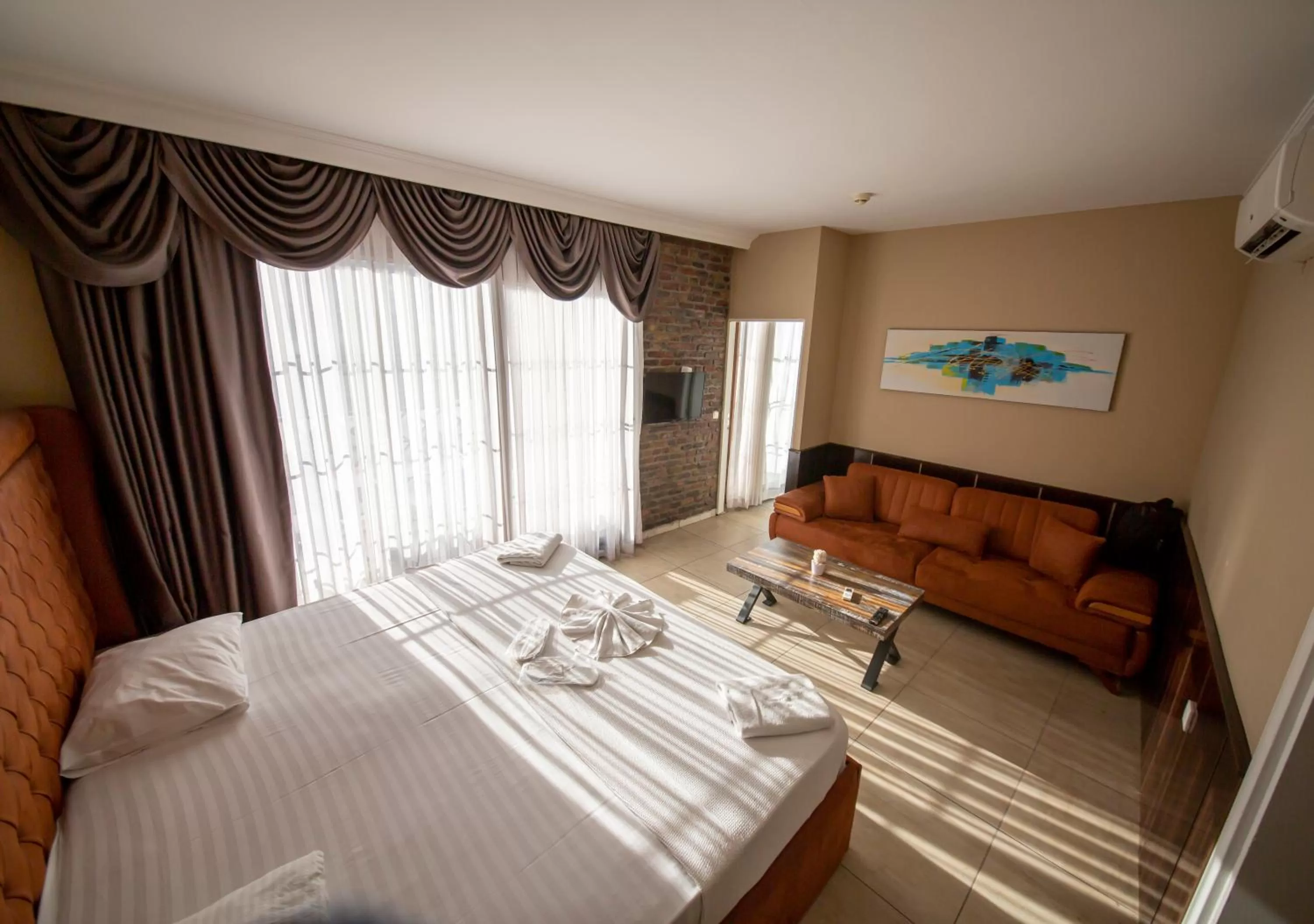 Bed in Royal Palace Hotel