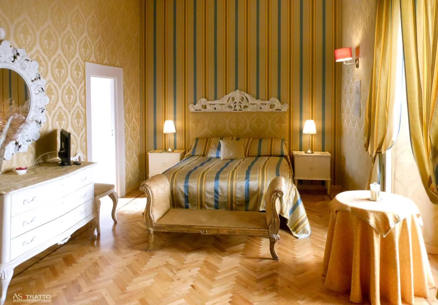 Photo of the whole room, Bed in Palazzo Antica Via Appia