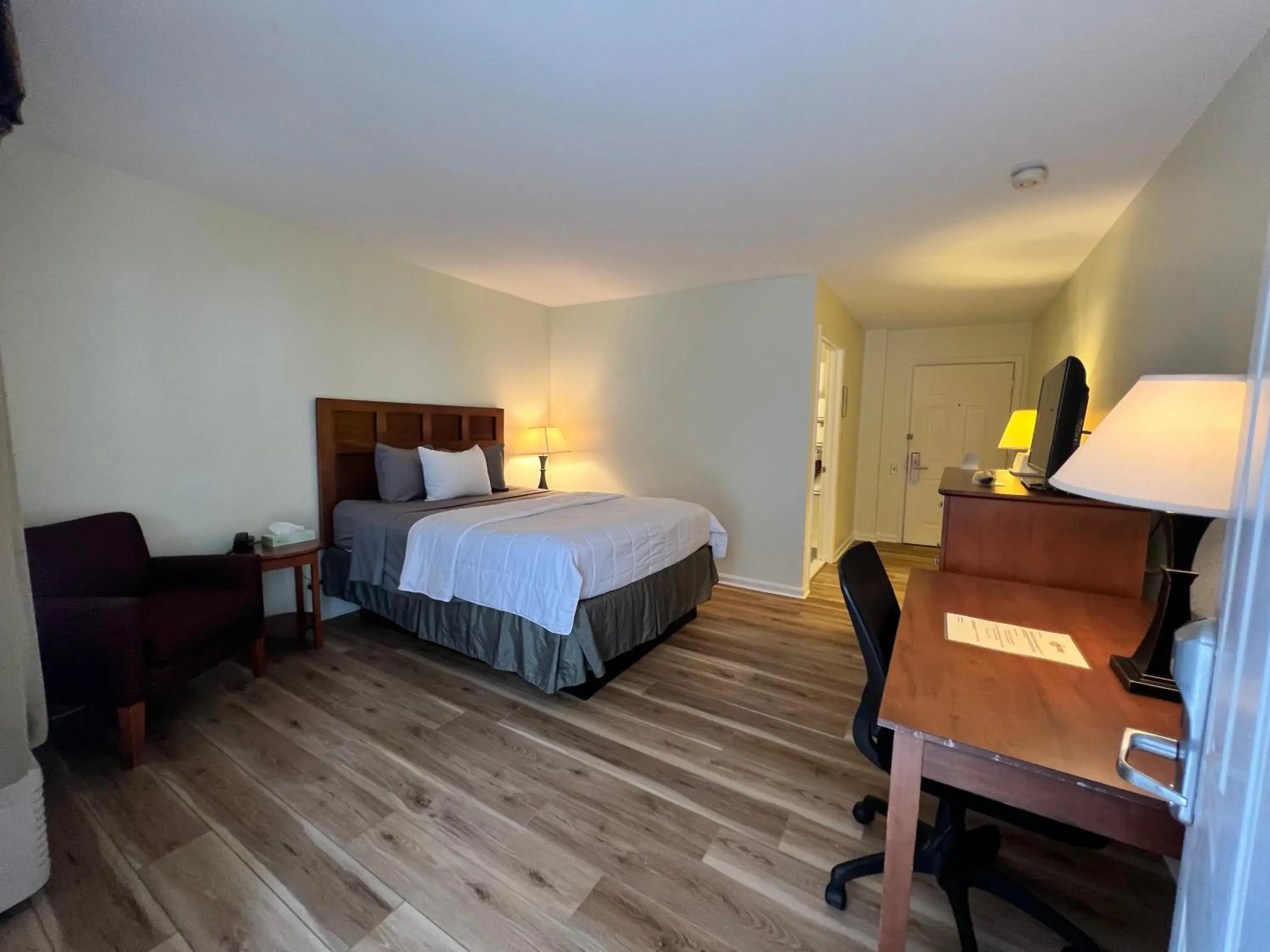 Photo of the whole room, Bed in Inn at Cemetery Hill Photo of the whole room, Bed in Inn at Cemetery Hill