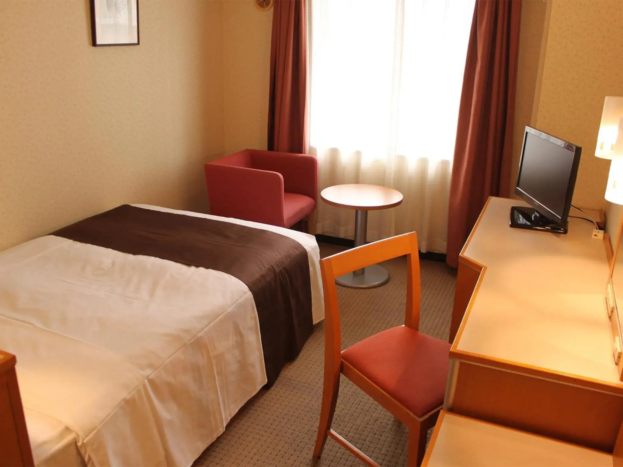 Double Room with Small Double Bed - single occupancy - Smoking in HOTEL LiVEMAX BUDGET Yokohama Kannai