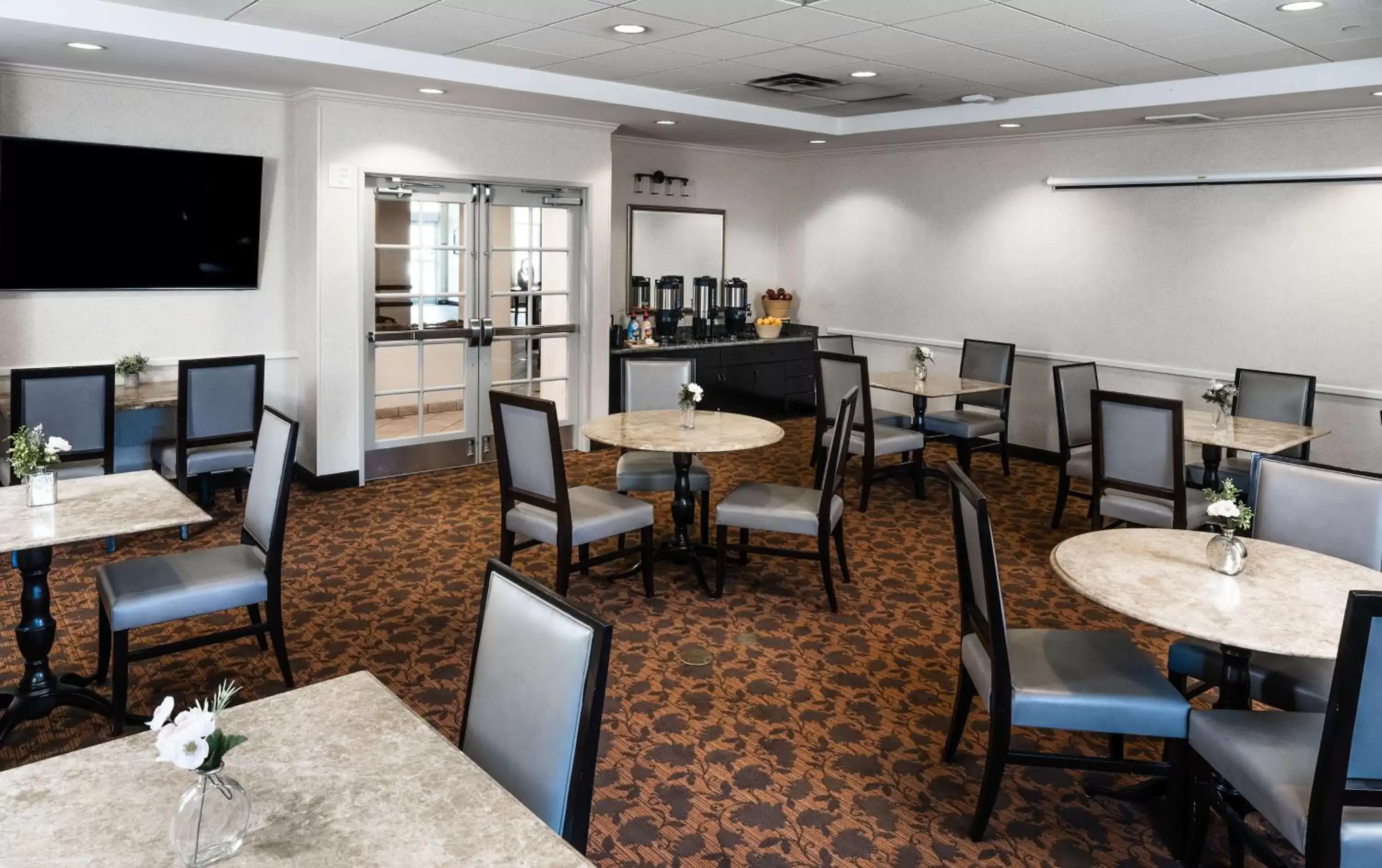 Restaurant/Places to Eat in Best Western Ontario Mills Mall