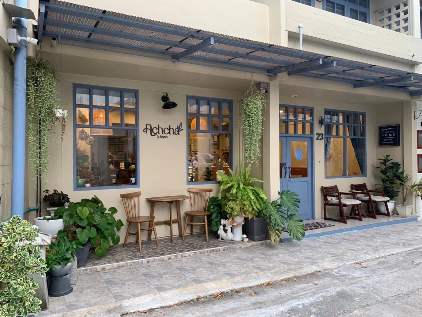 Achcha hotel - itsaraphap MRT station - Wat Arun