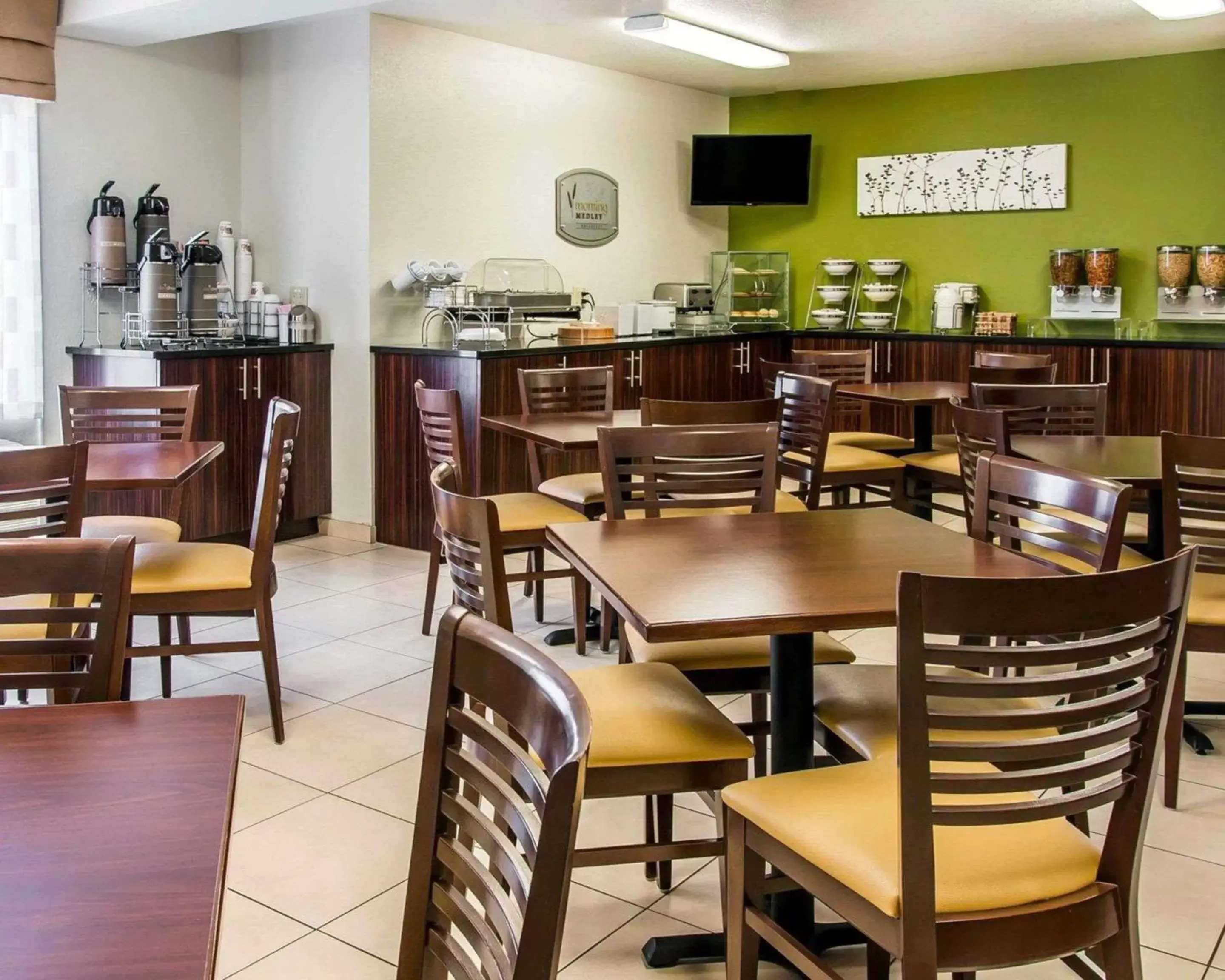 Restaurant/Places to Eat in Sleep Inn Midland