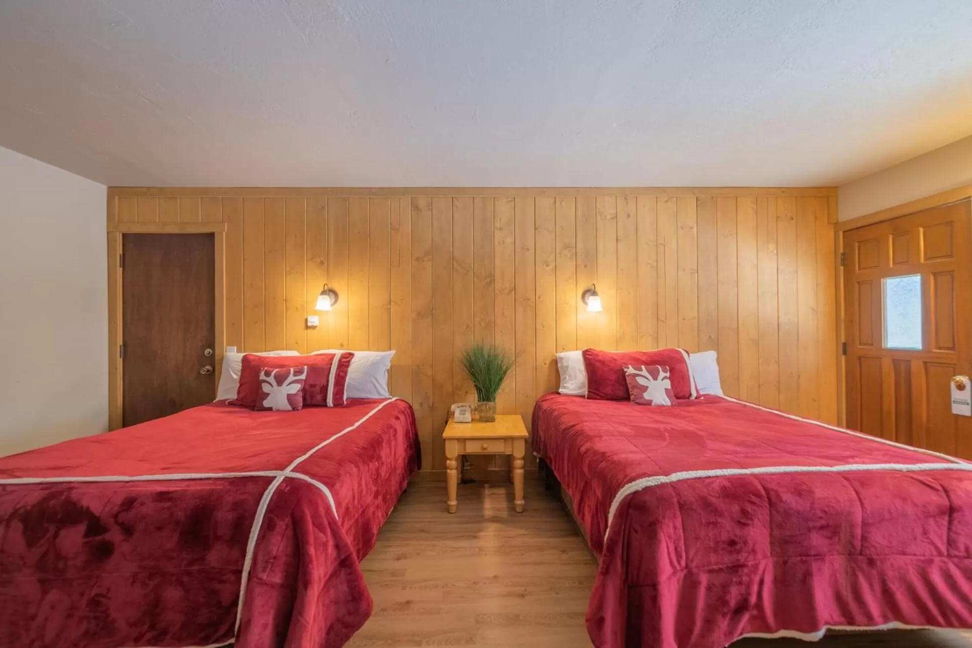 Photo of the whole room, Bed in Black Forest Lodge