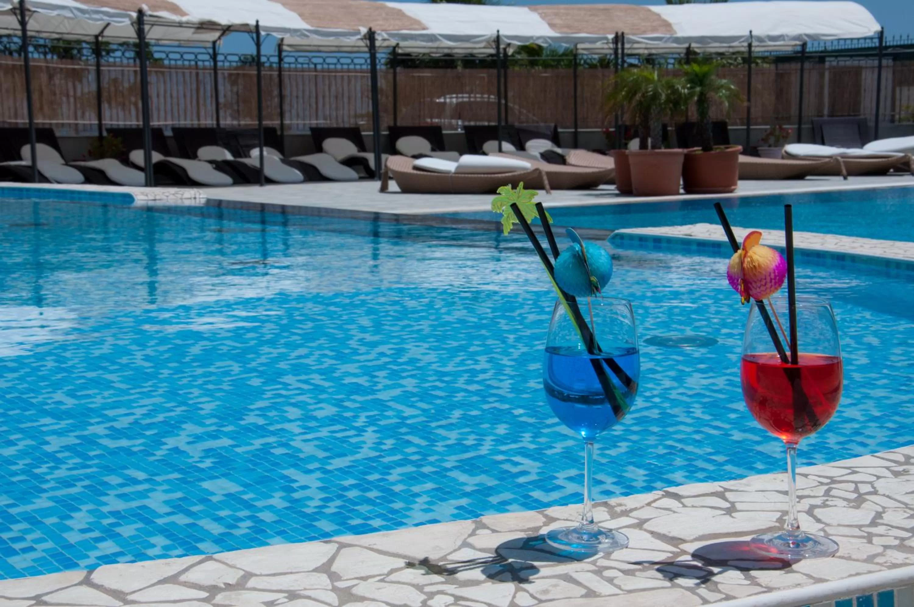 Swimming pool in Grand Hotel Paradiso