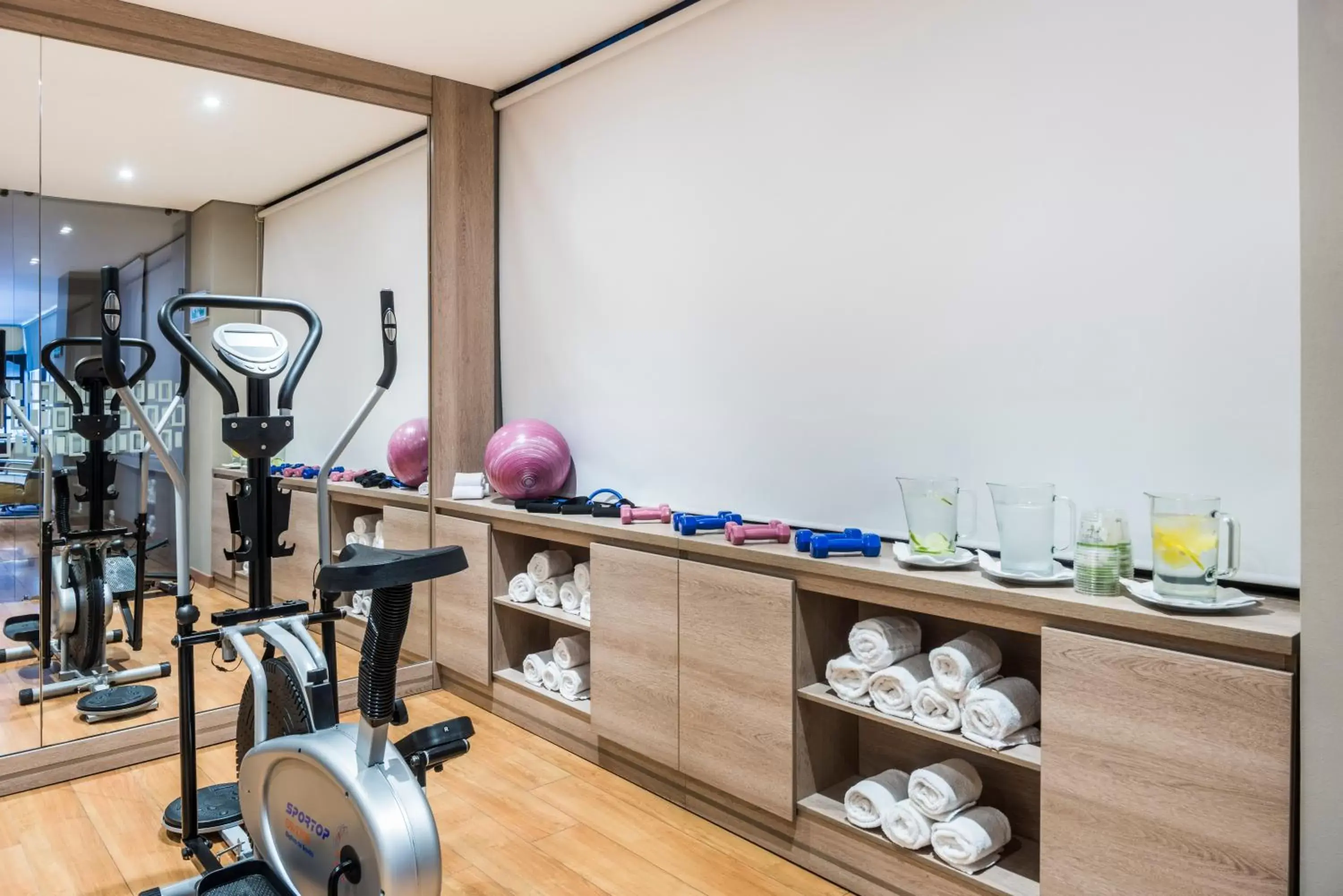 Fitness centre/facilities in Hotel Rosales Plaza