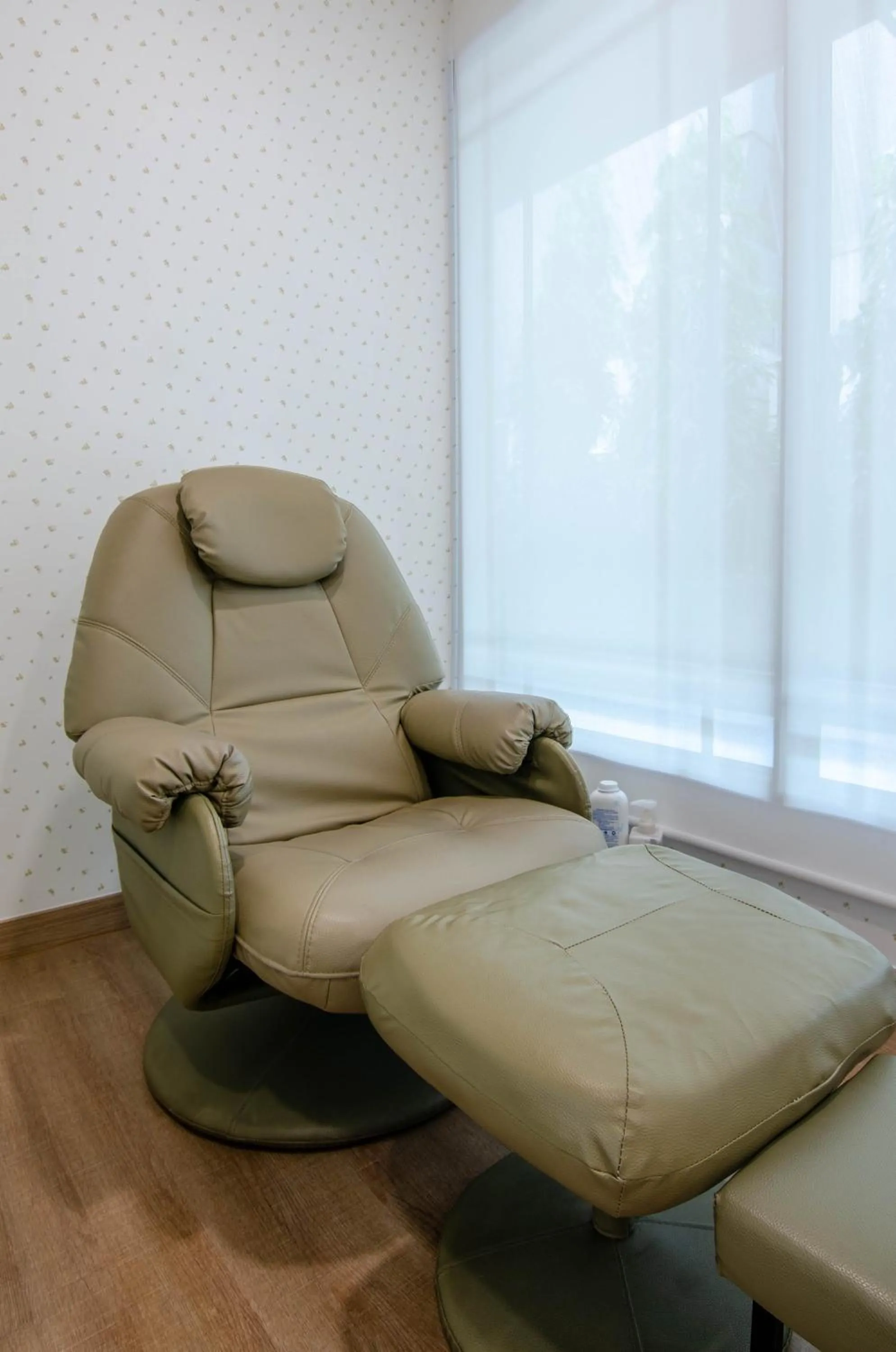Seating area in Grand Tara Garden Thai Hotel