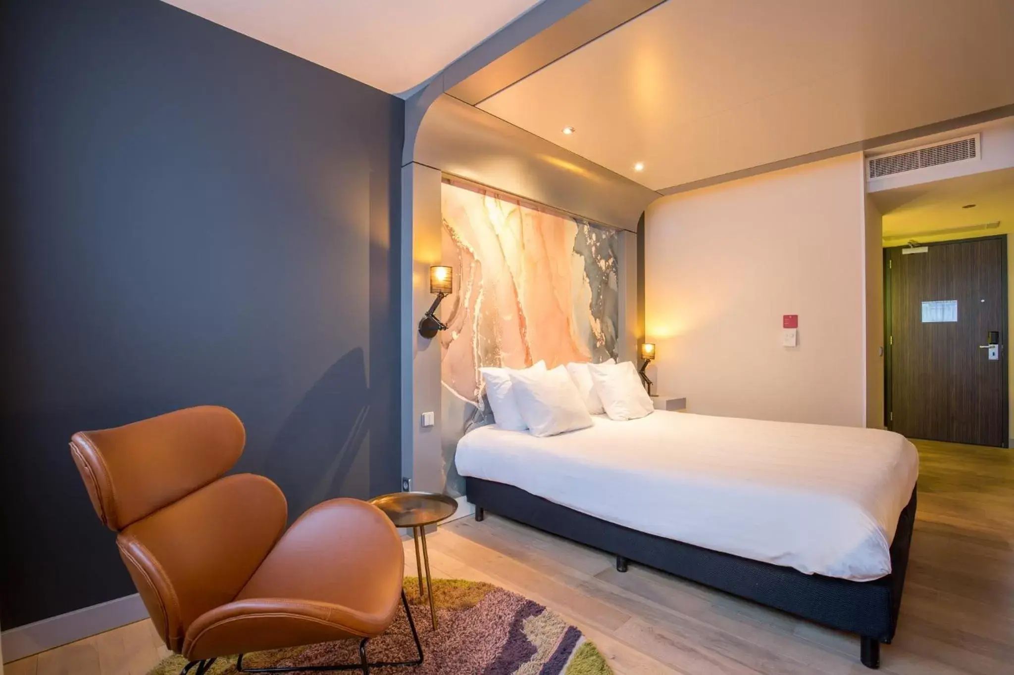 Photo of the whole room, Bed in Leonardo Hotel Almere City Center