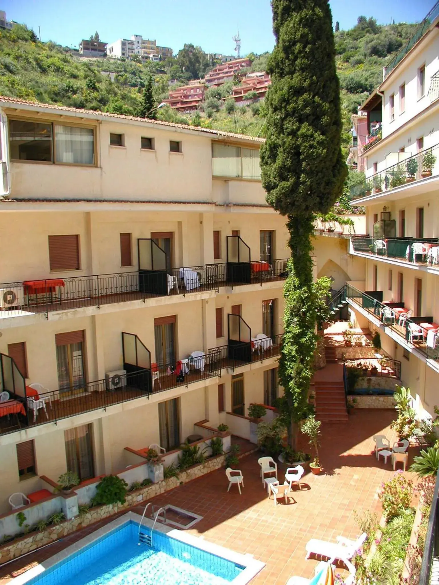 Facade/entrance, Pool View in Hotel Soleado