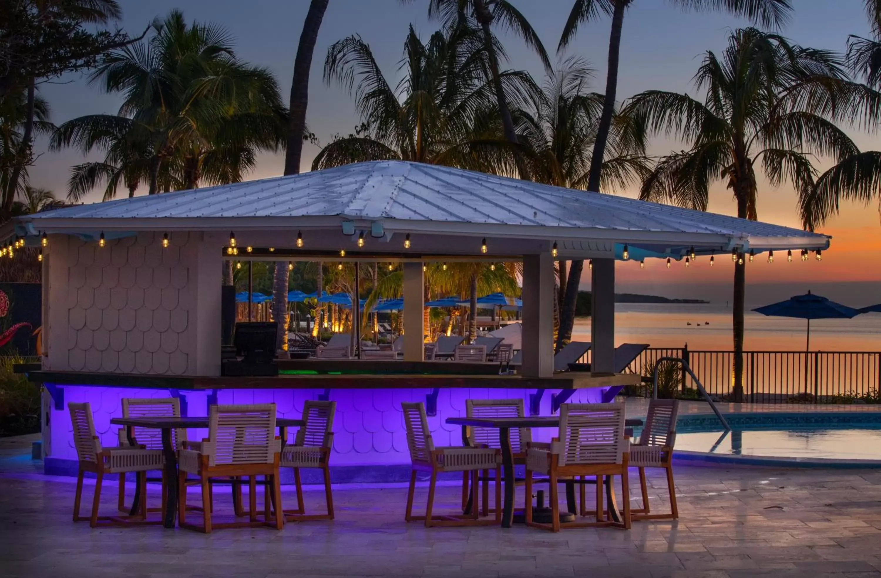 Lounge or bar, Lounge/Bar in Postcard Inn Beach Resort & Marina