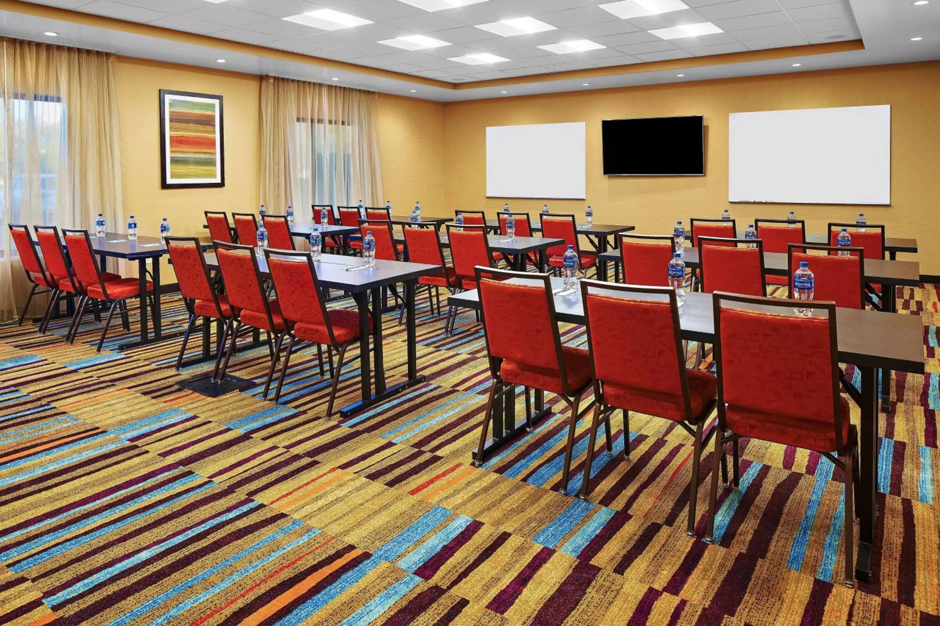 Meeting/conference room in Fairfield Inn & Suites by Marriott Fresno Yosemite International Airport