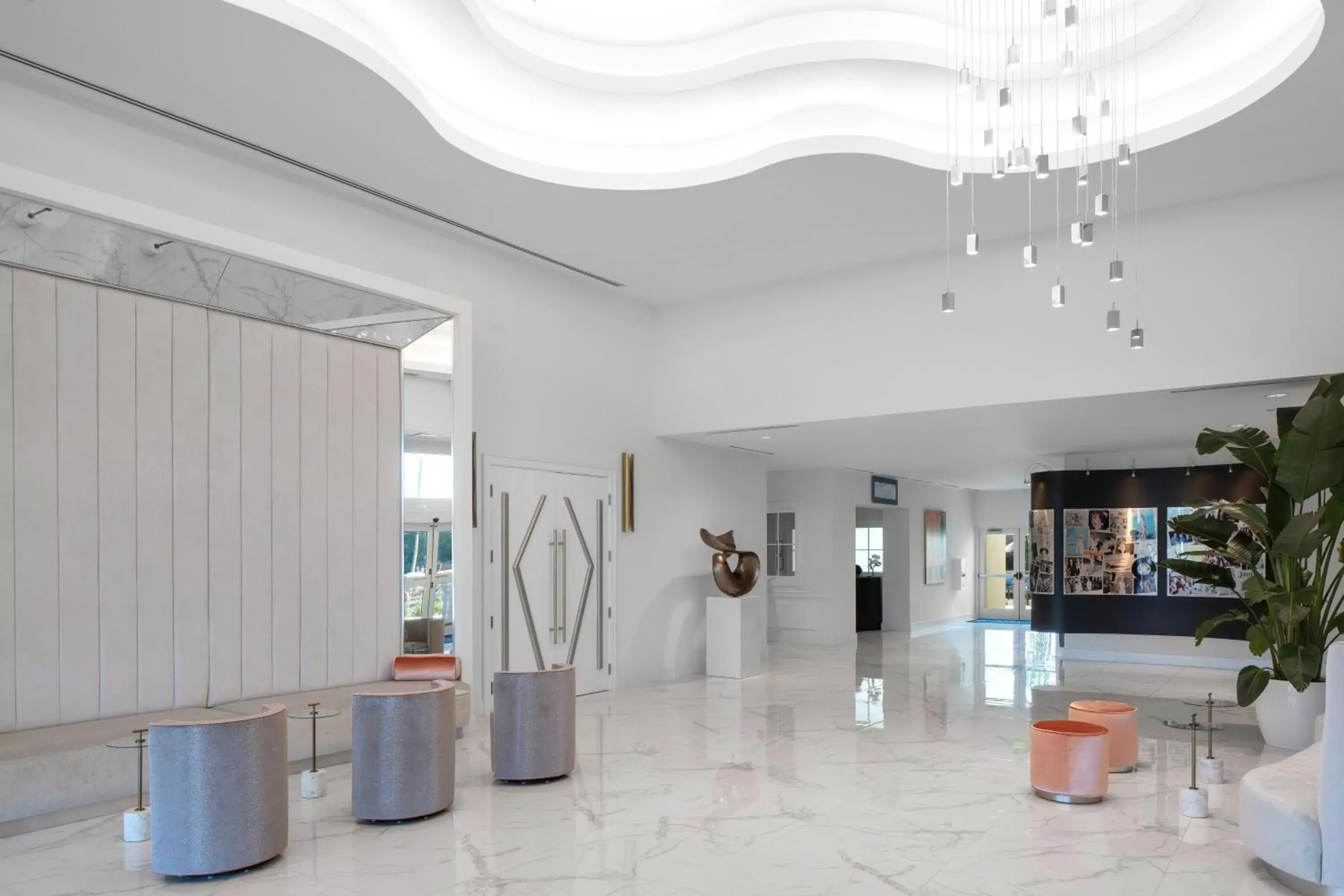 Lobby or reception in The Karol Hotel, St. Petersburg Clearwater, a Tribute Portfolio Hotel