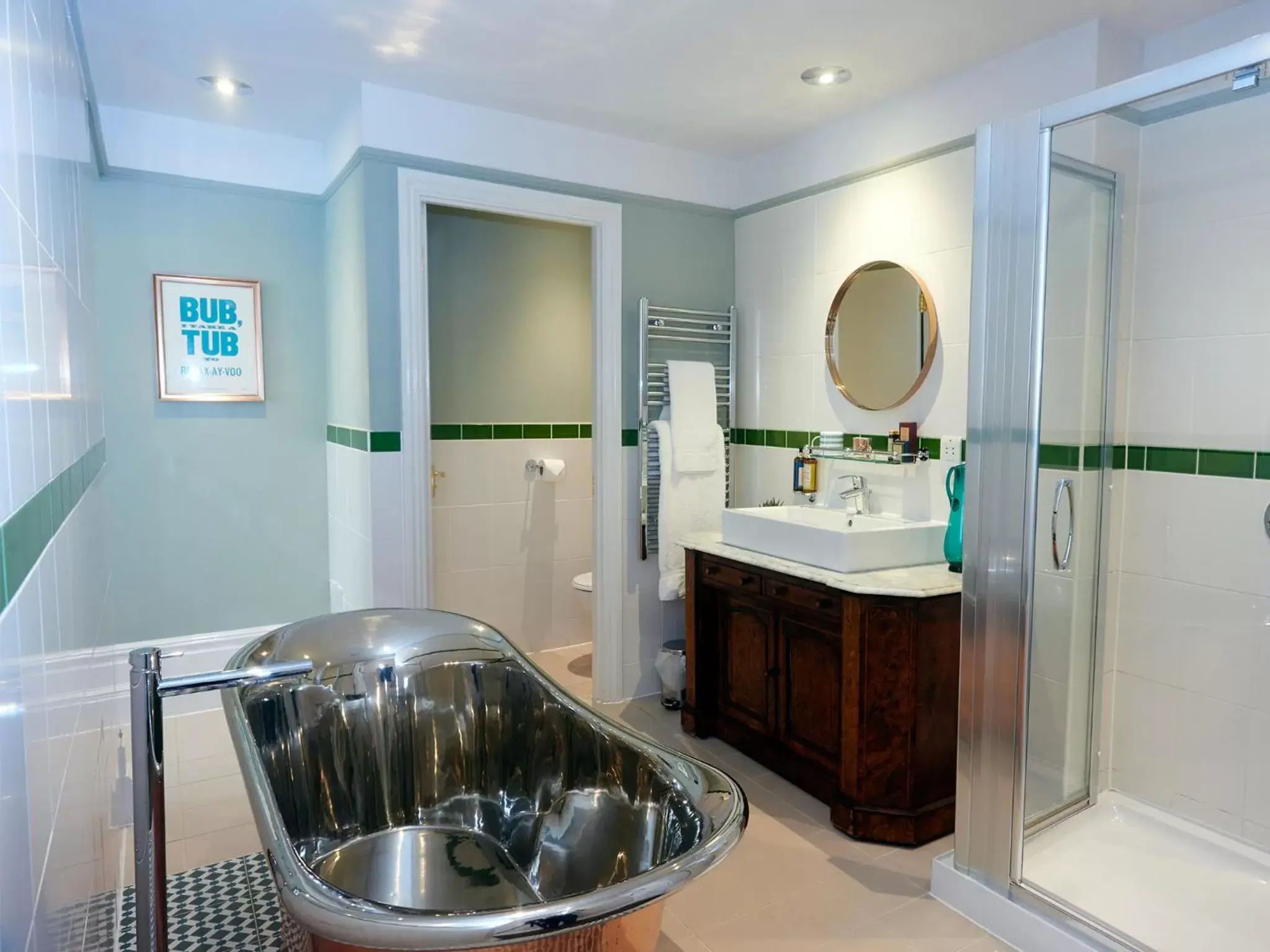 Bathroom in Embankment Hotel