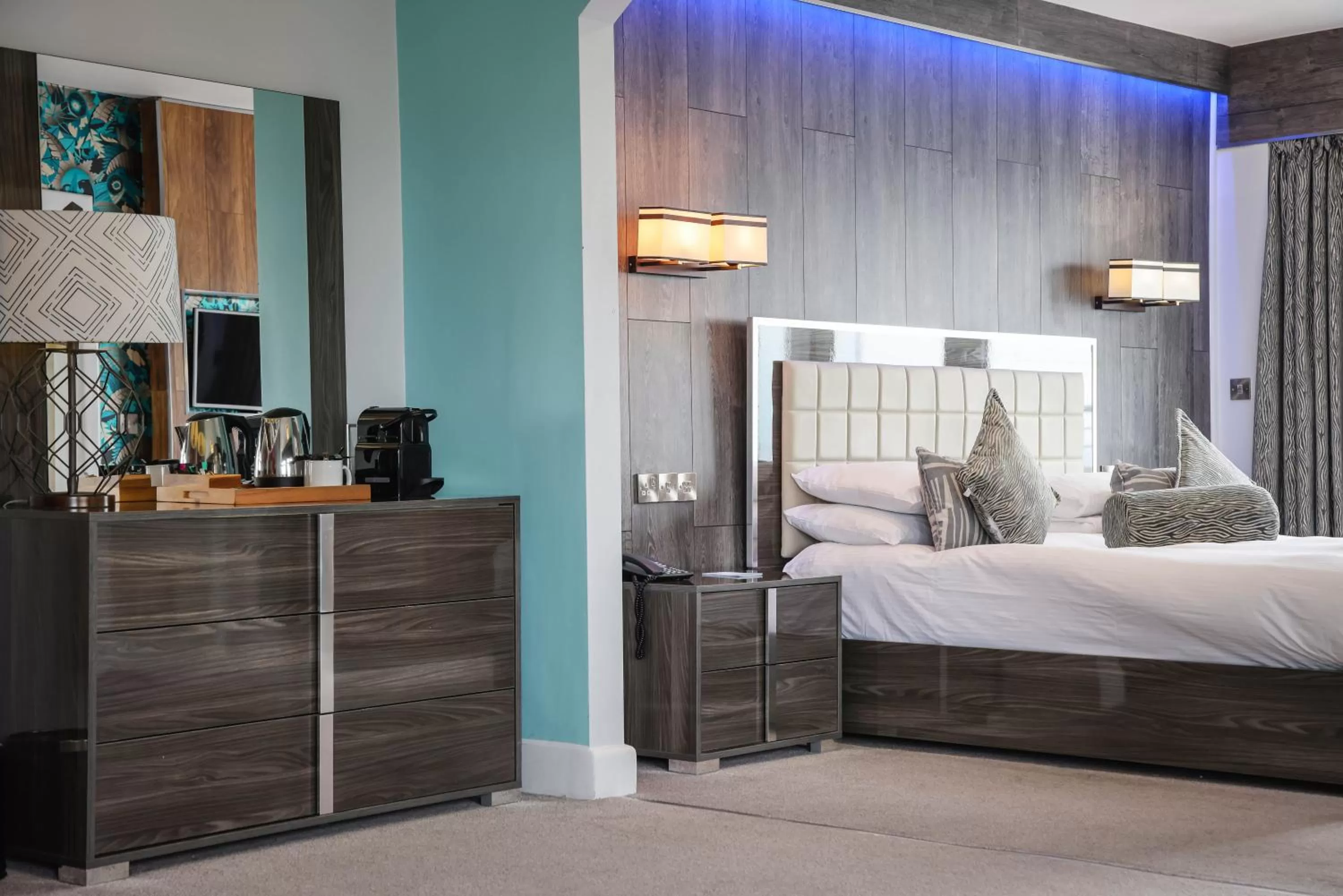 Bed in Cumberland Hotel - OCEANA COLLECTION