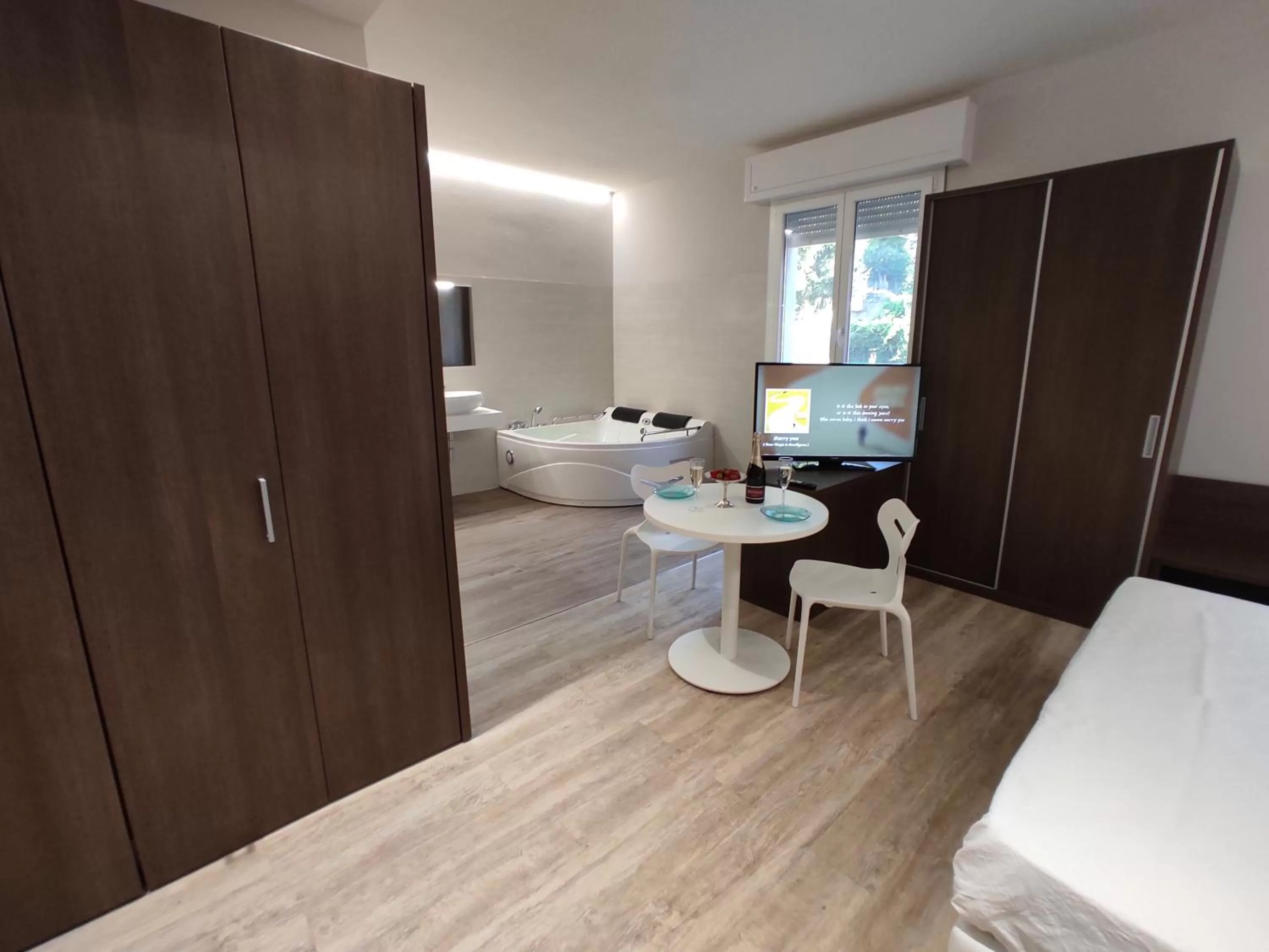 Photo of the whole room, Bed in ALBA RESIDENCE