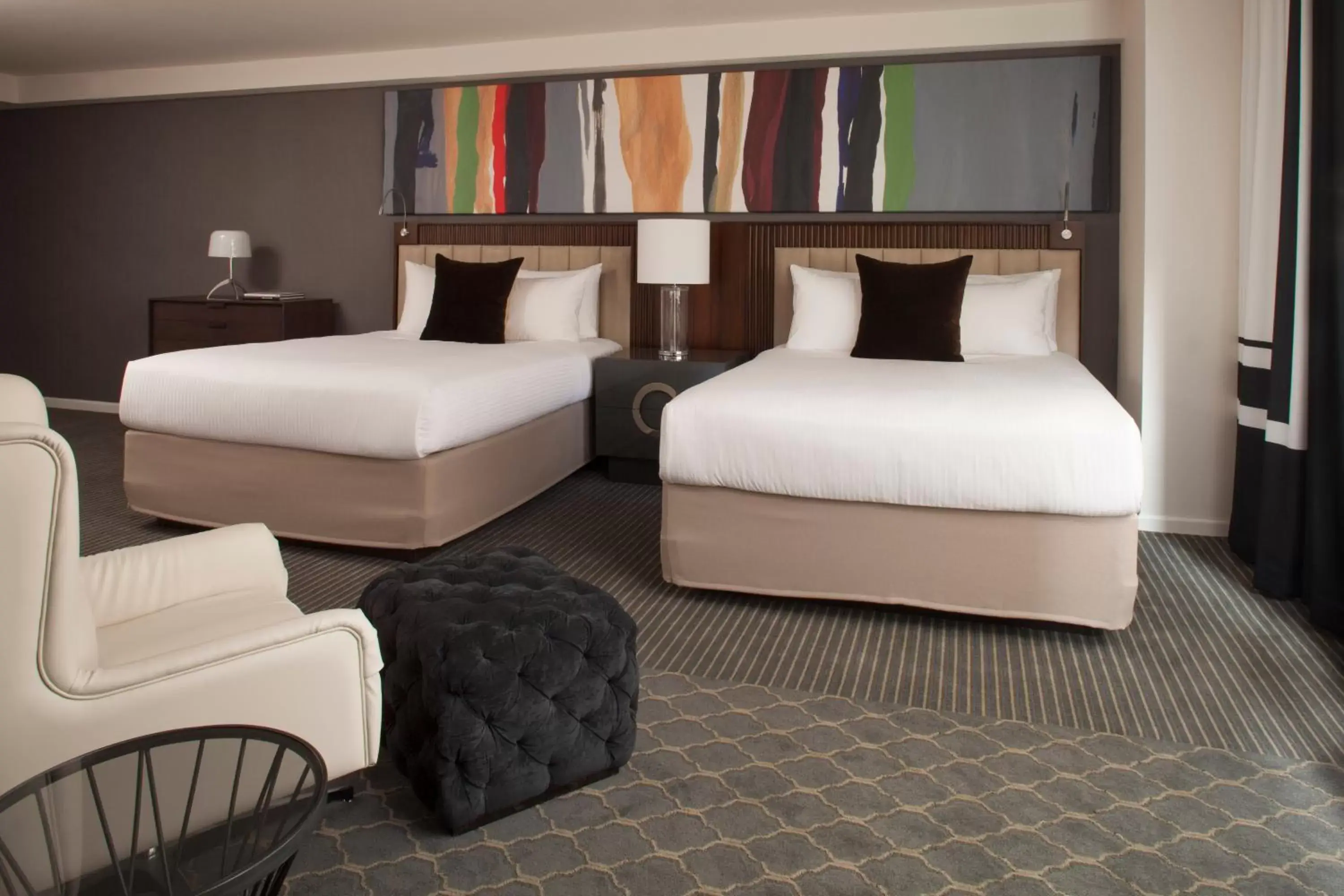 Bed in The Fifty Sonesta Select New York
