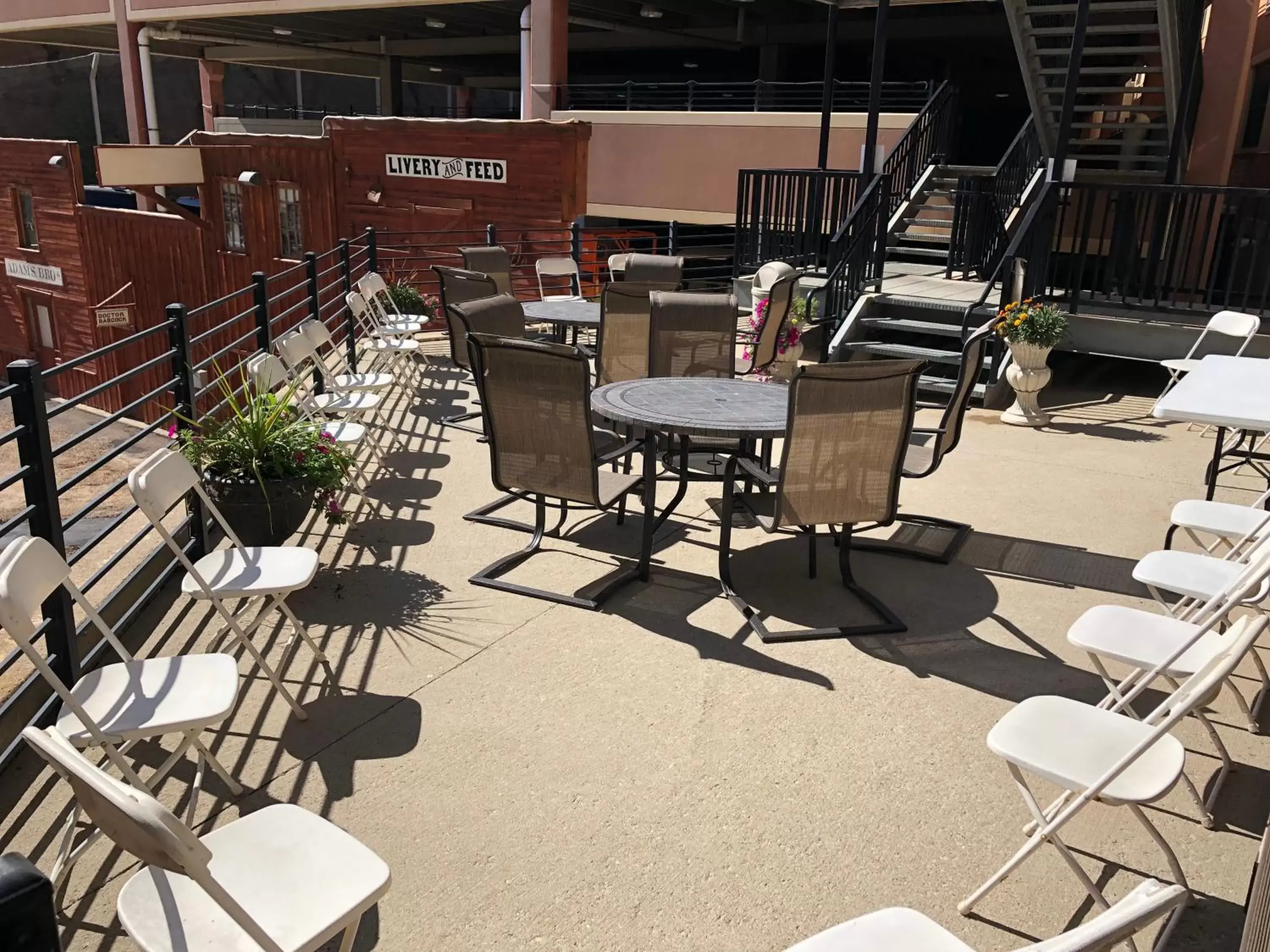 Balcony/Terrace, Restaurant/Places to Eat in Travelodge by Wyndham Deadwood