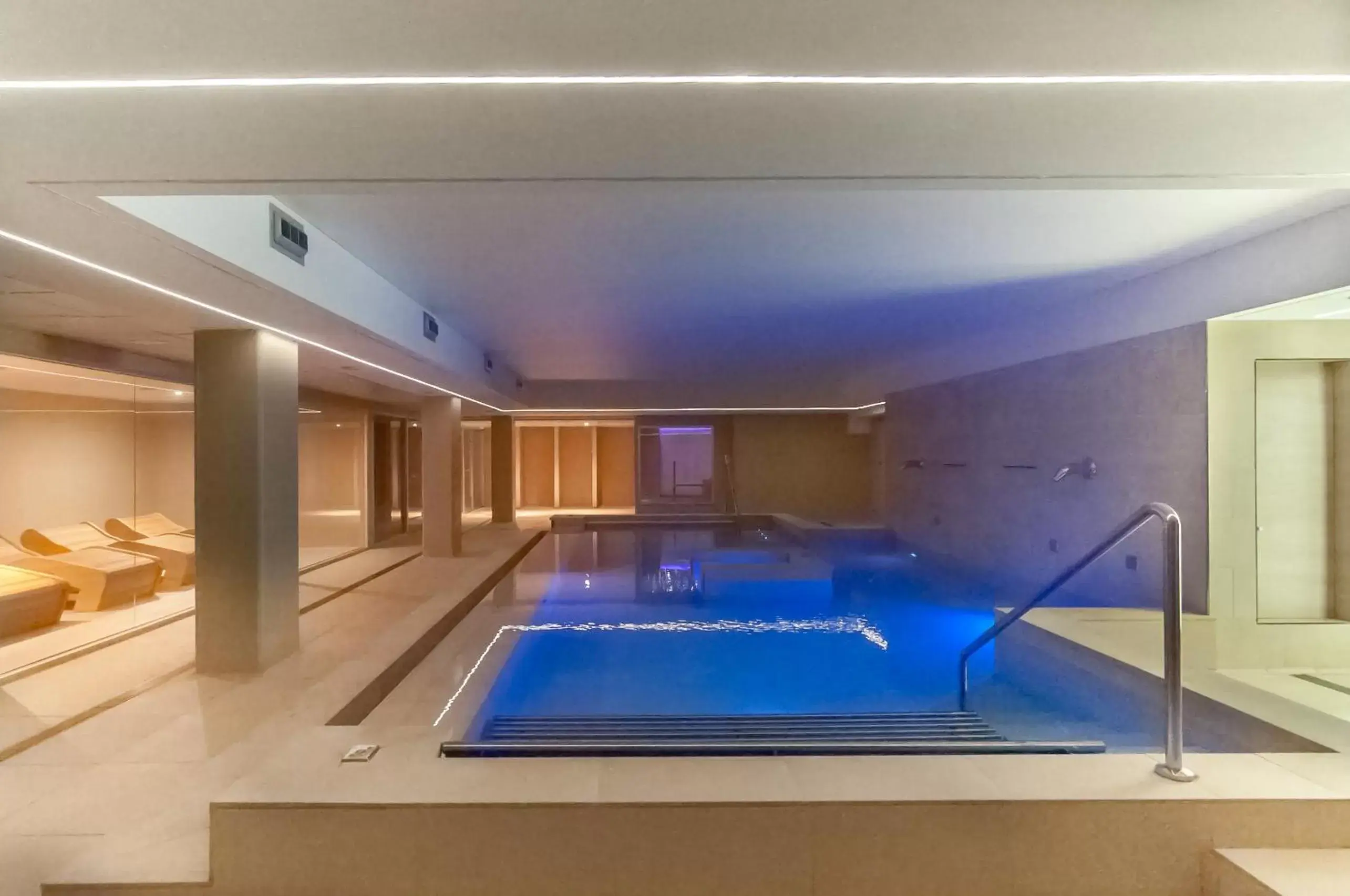 Spa and wellness centre/facilities, Swimming Pool in Hotel Sorli Emocions