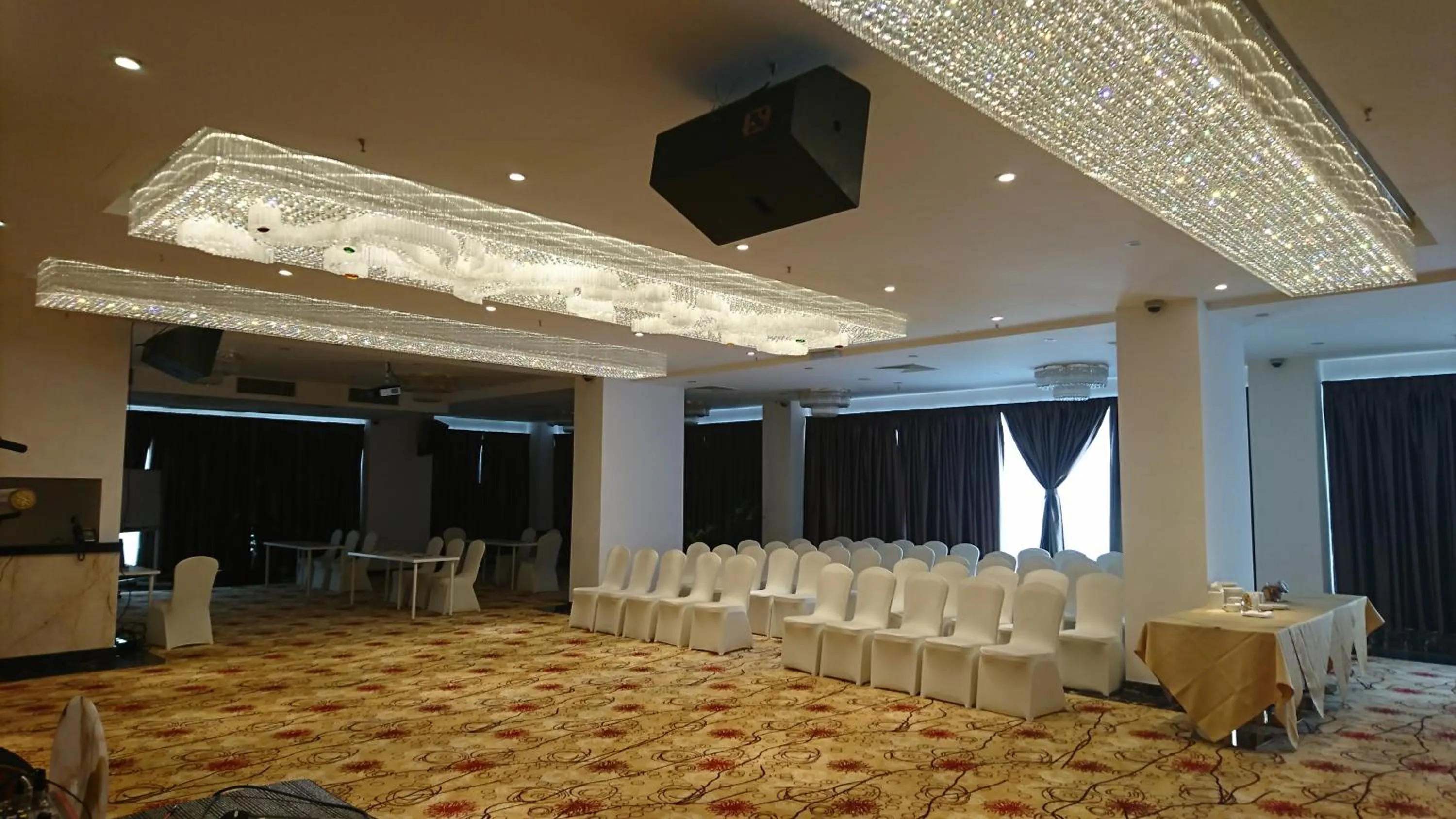 Business facilities in InnB Park Hotel