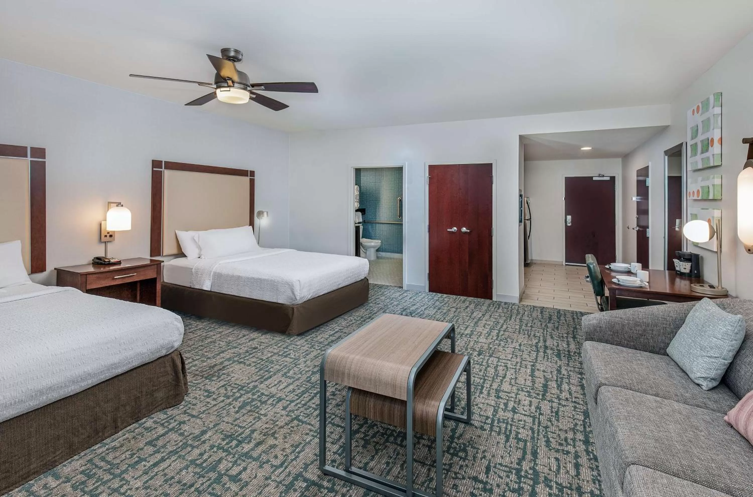 Living room, Bed in Homewood Suites by Hilton Atlanta Perimeter Center
