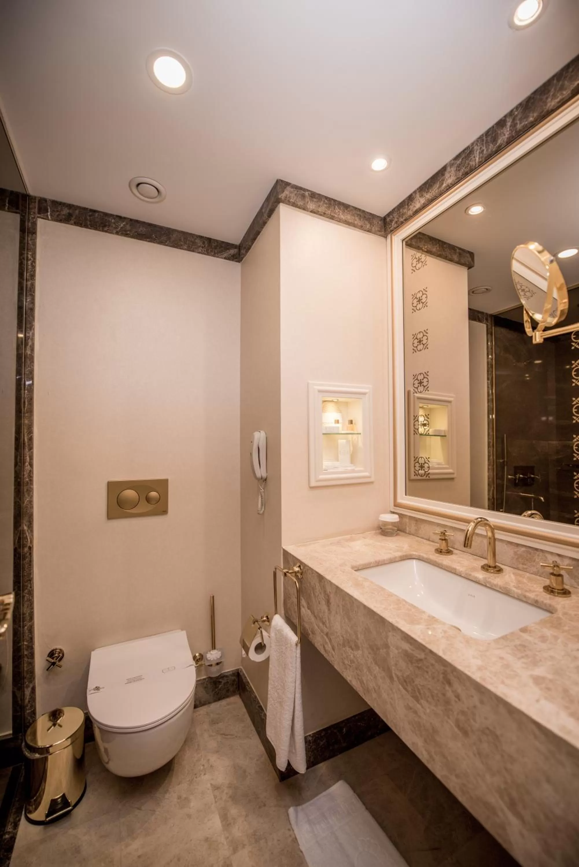 Toilet in Altın Otel & Spa Balıkesir