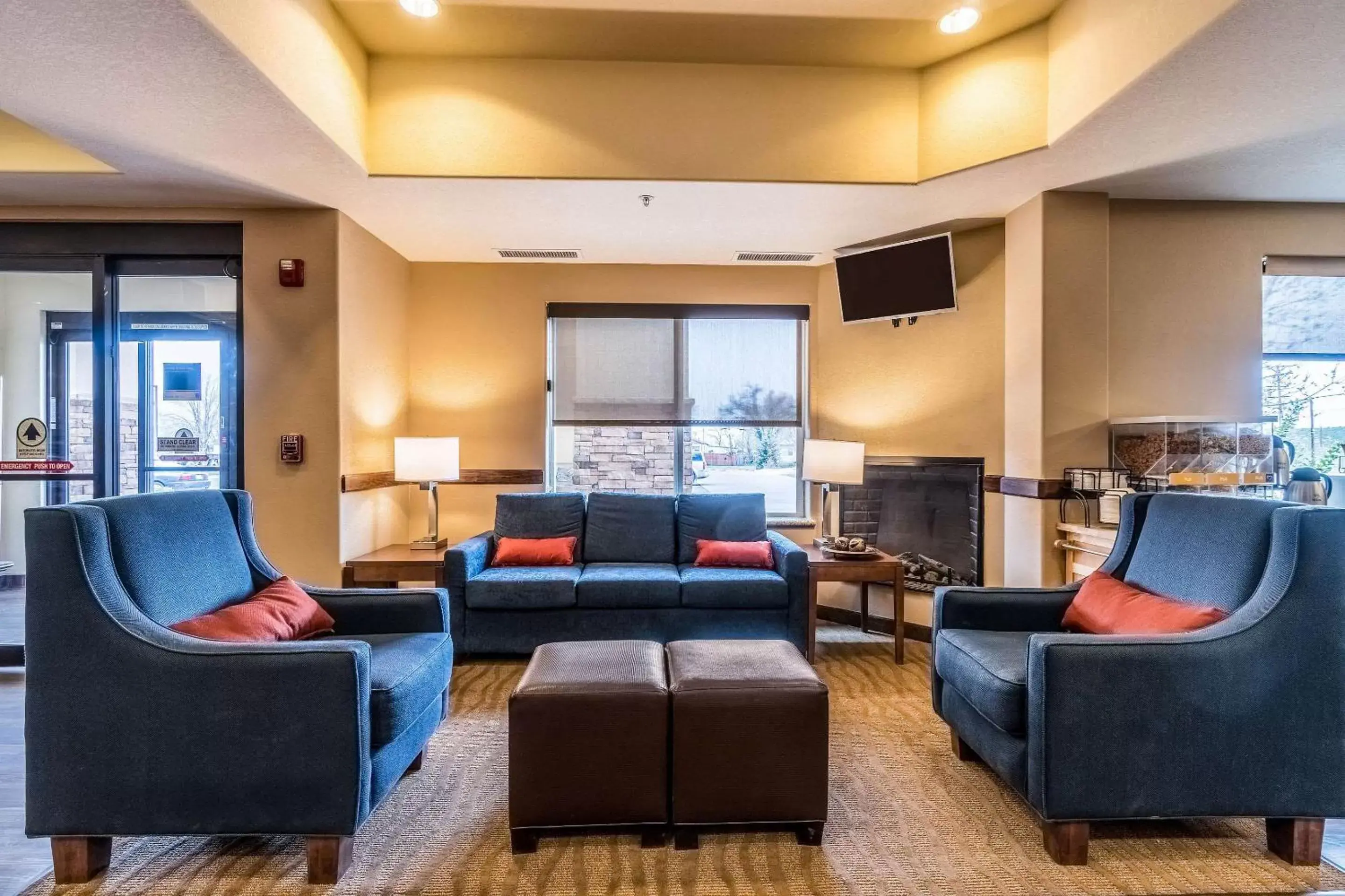 Lobby or reception, Seating Area in Comfort Inn and Suites Rifle