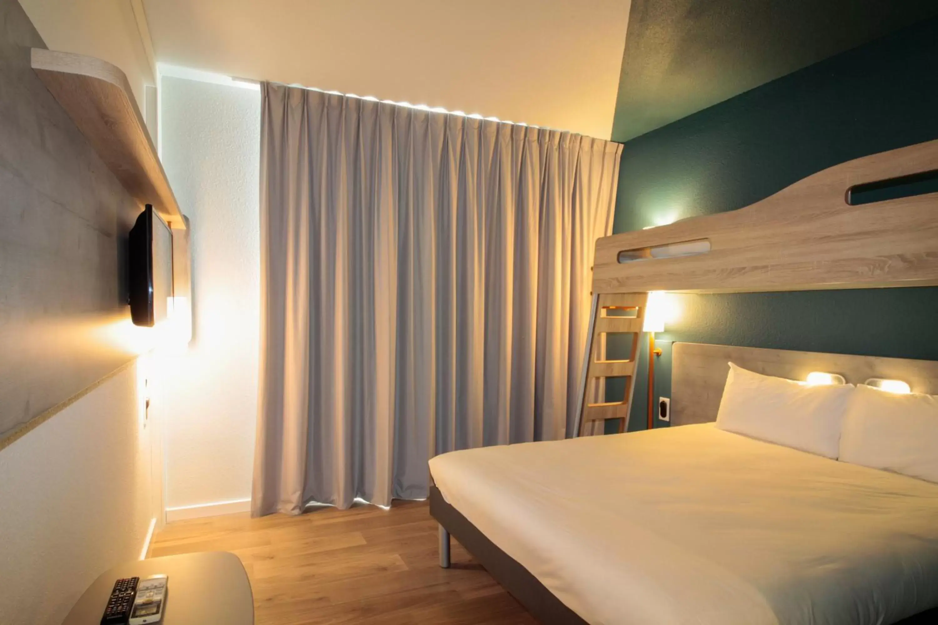 Bed in ibis budget Cahors