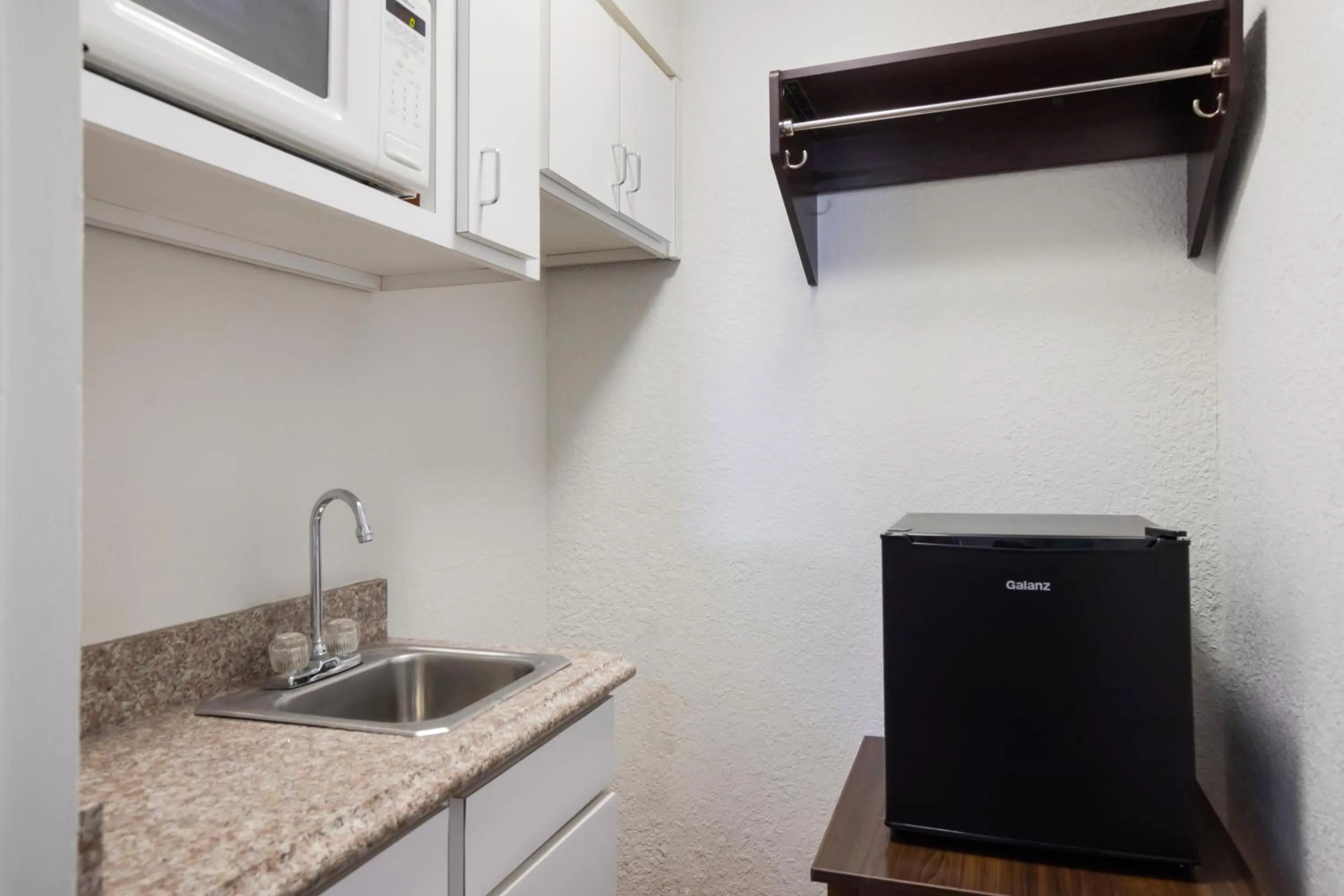 Photo of the whole room in Horizon Inn & Suites