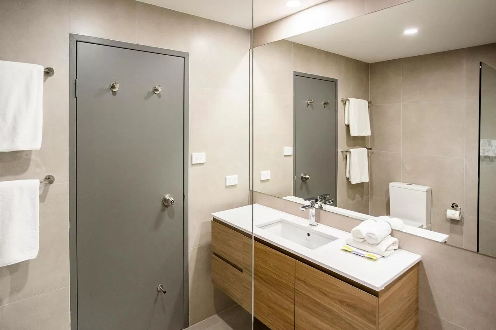 Bathroom in Mantra Bathurst