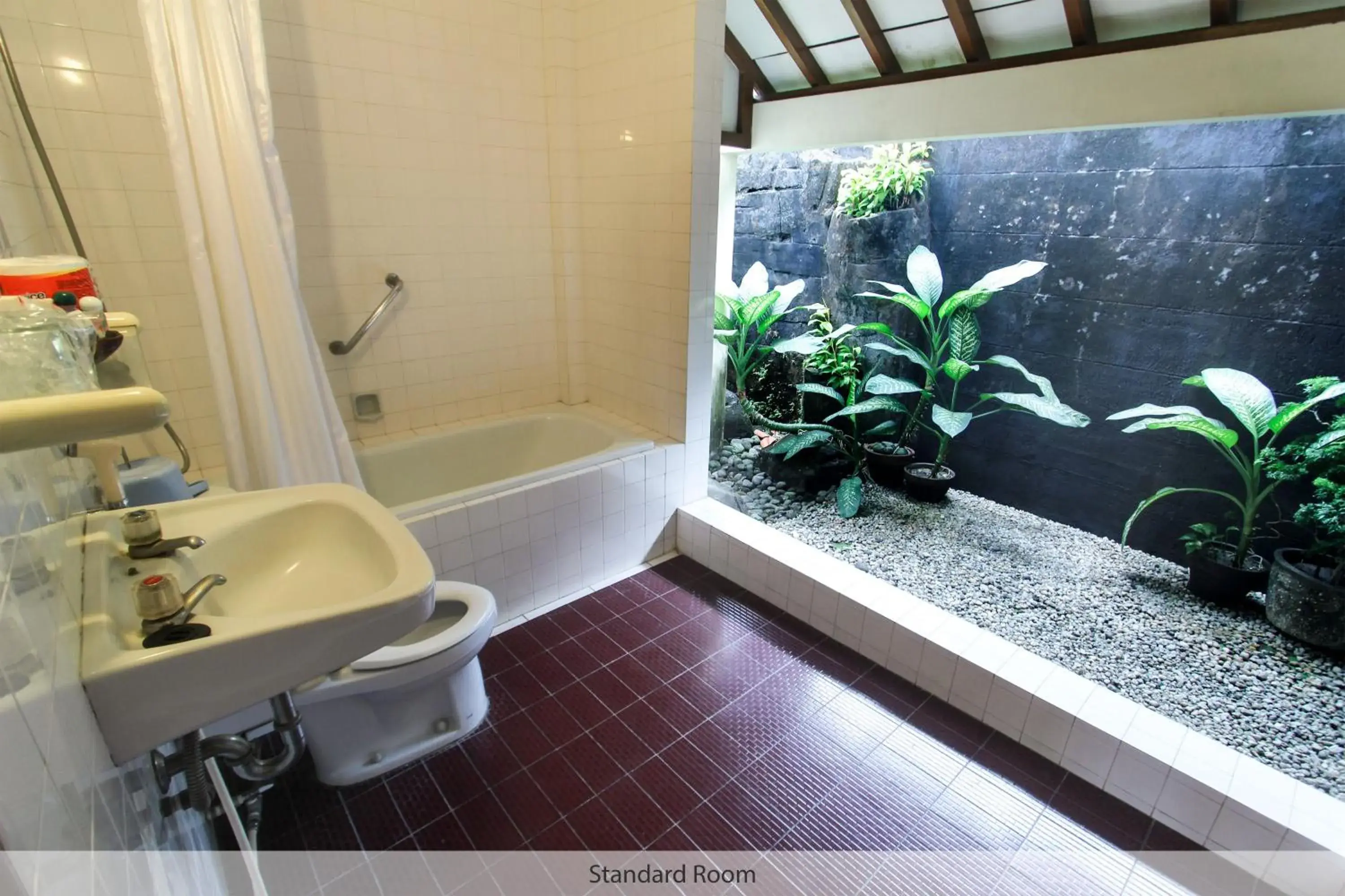 Bathroom in Duta Garden Hotel