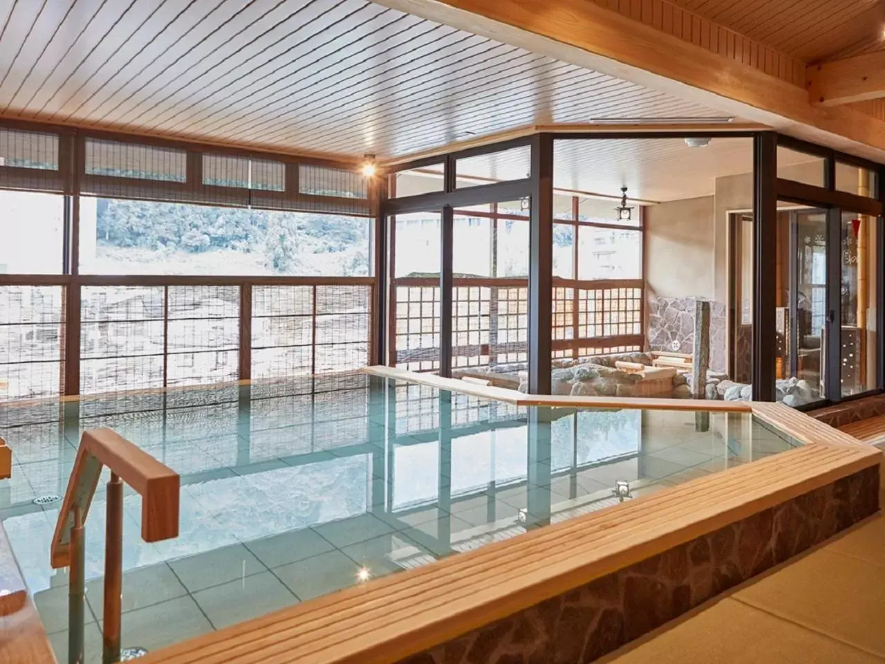 Hot Spring Bath, Swimming Pool in Yukinohana