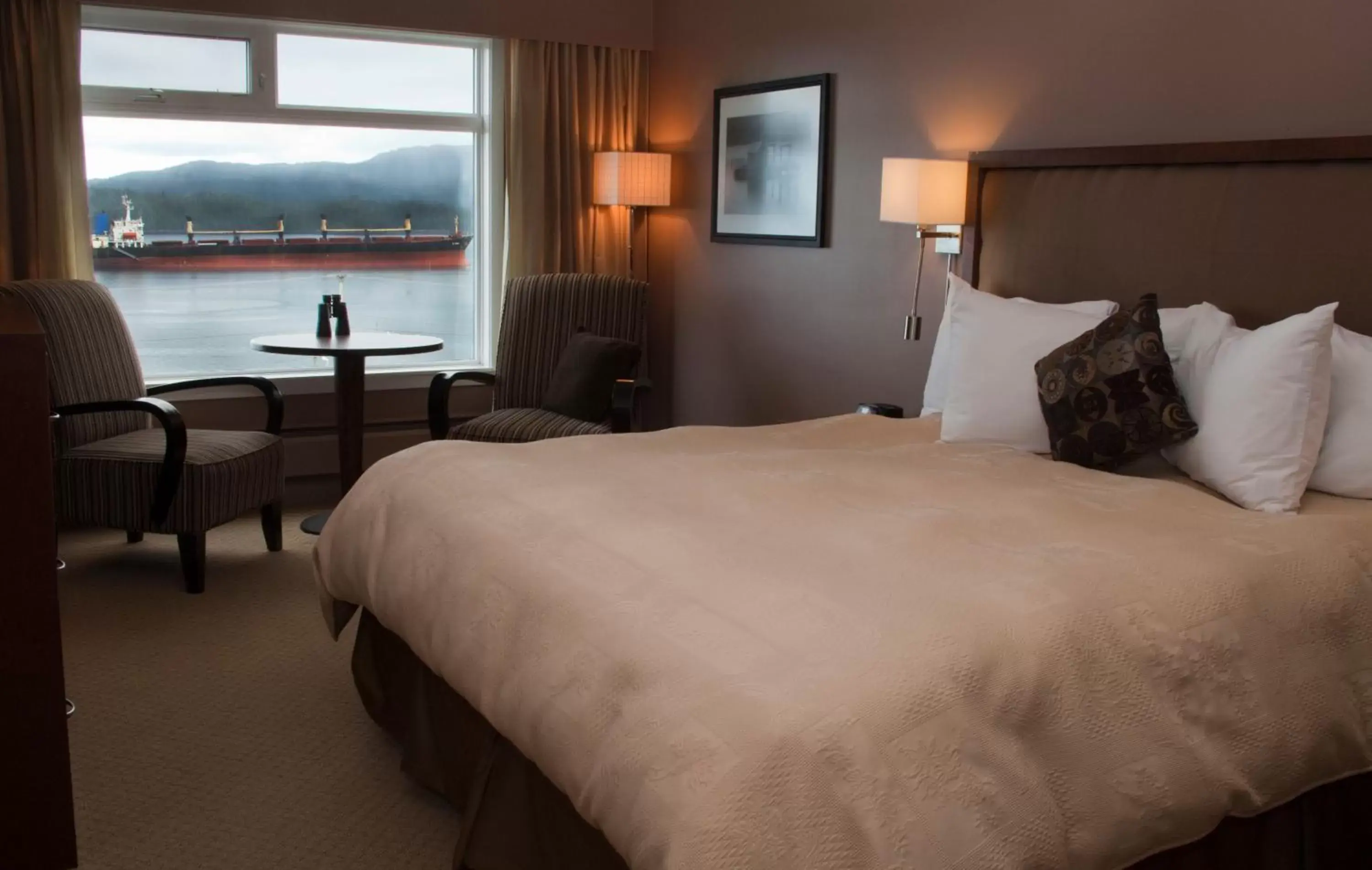 View (from property/room), Bed in Inn on the Harbour