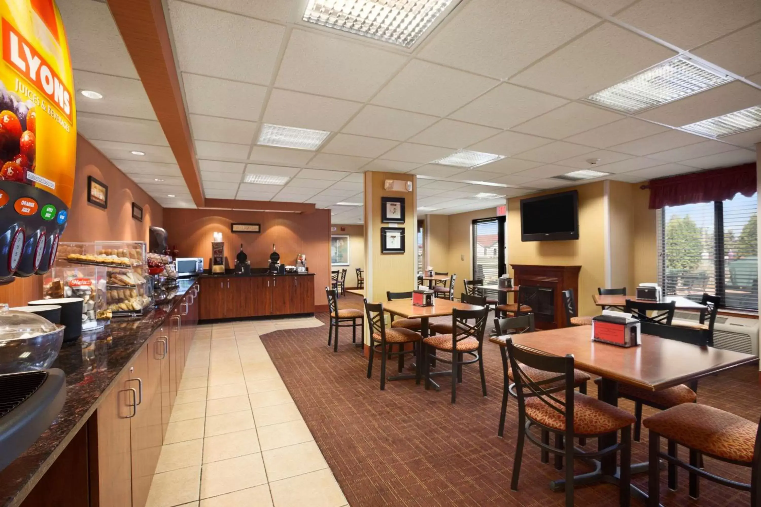 Restaurant/Places to Eat in Ramada by Wyndham Wisconsin Dells