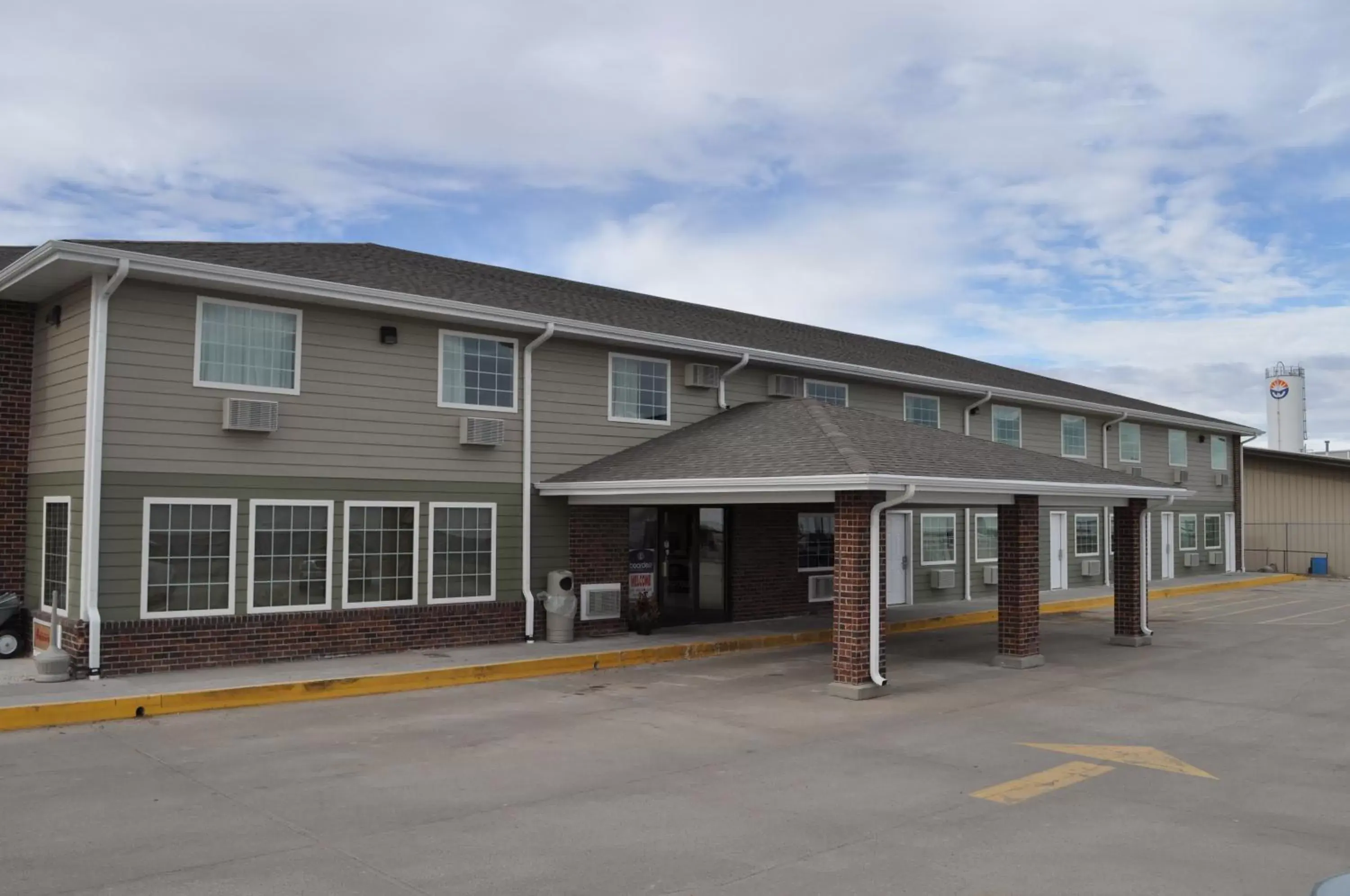 Property building in Boarders Inn & Suites by Cobblestone Hotels - Broken Bow Property building in Boarders Inn & Suites by Cobblestone Hotels - Broken Bow