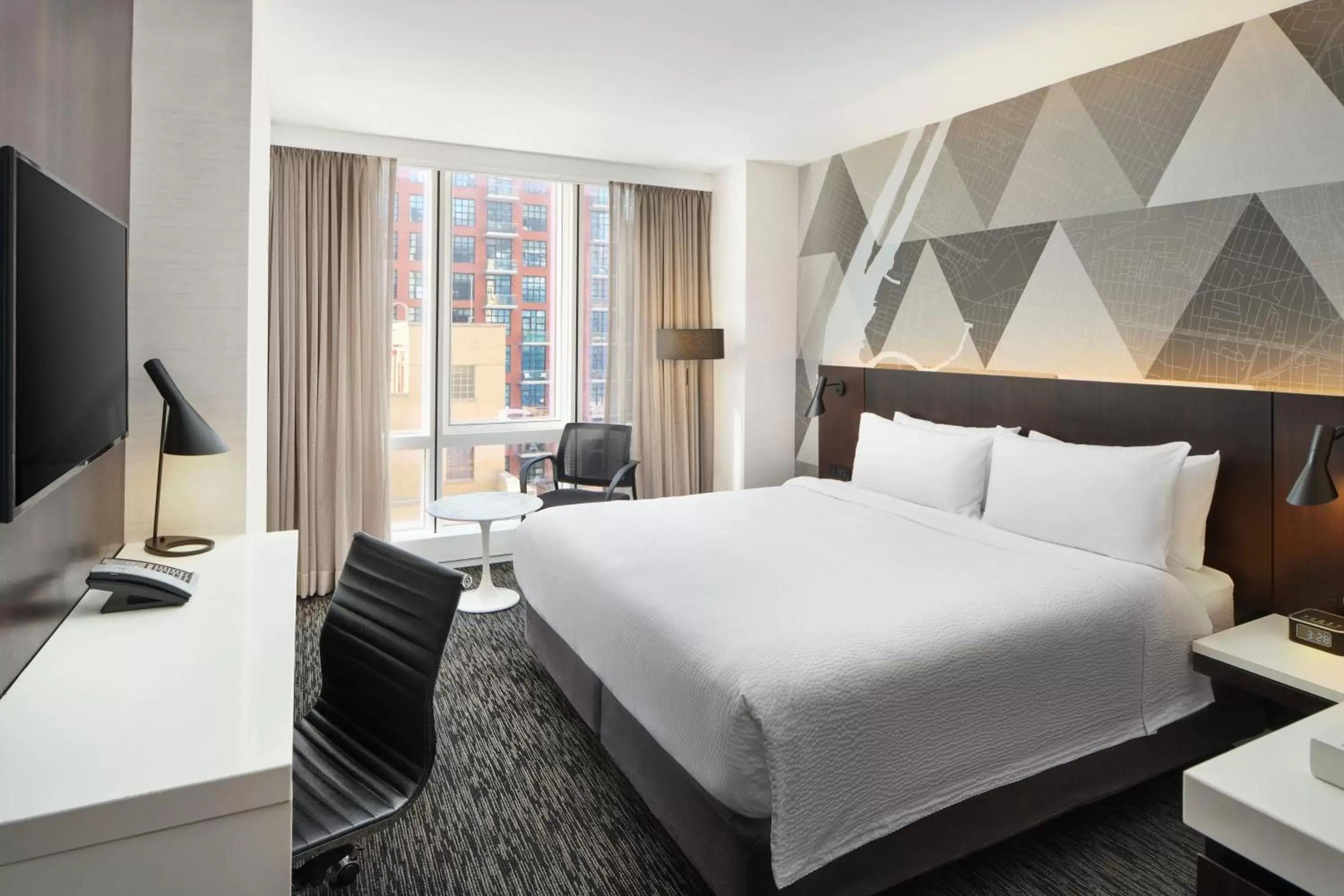 Photo of the whole room, Bed in Courtyard by Marriott Long Island City/New York Manhattan View