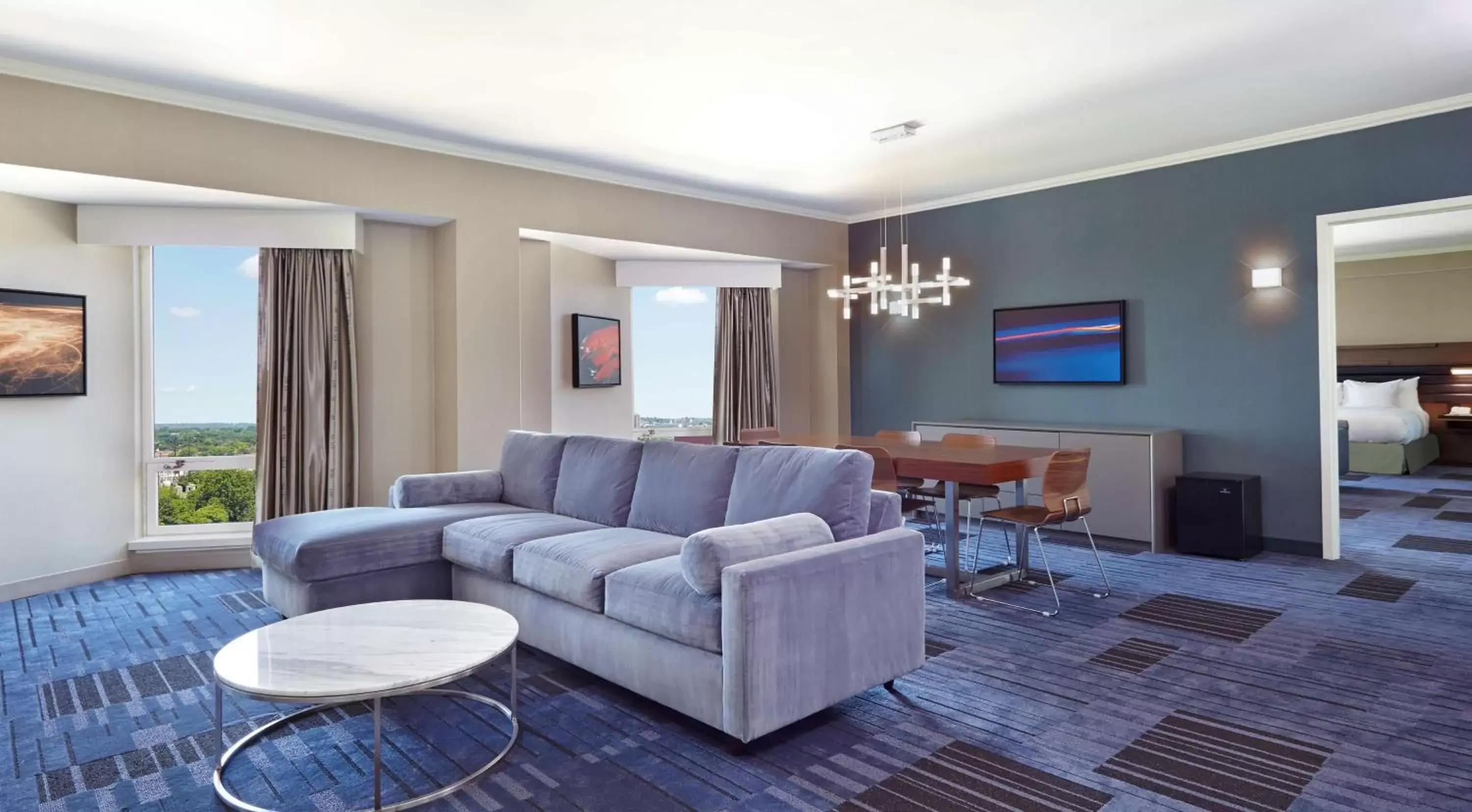 Living room, Seating Area in Hilton Newark Airport