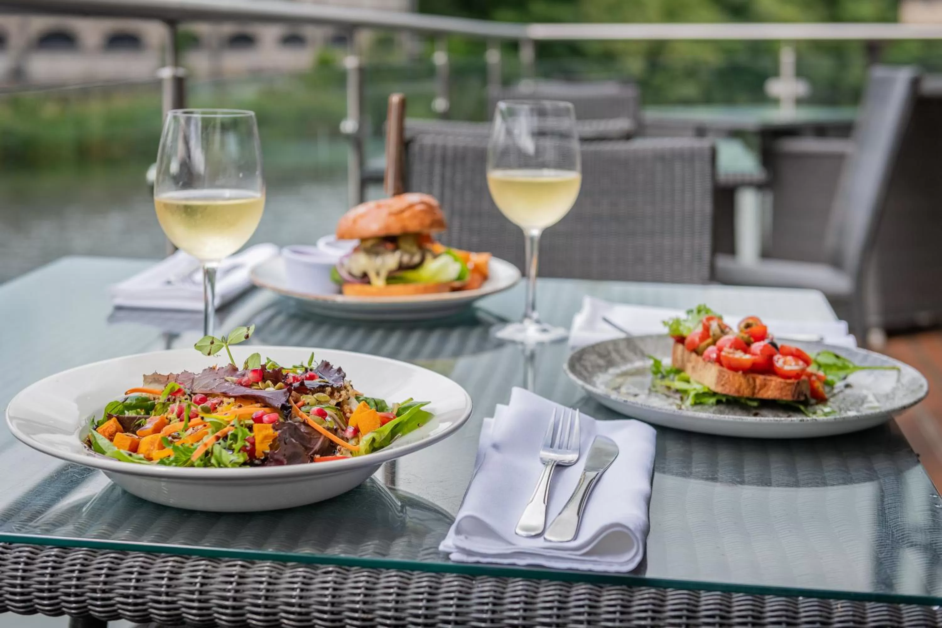 Restaurant/places to eat in The Riverside