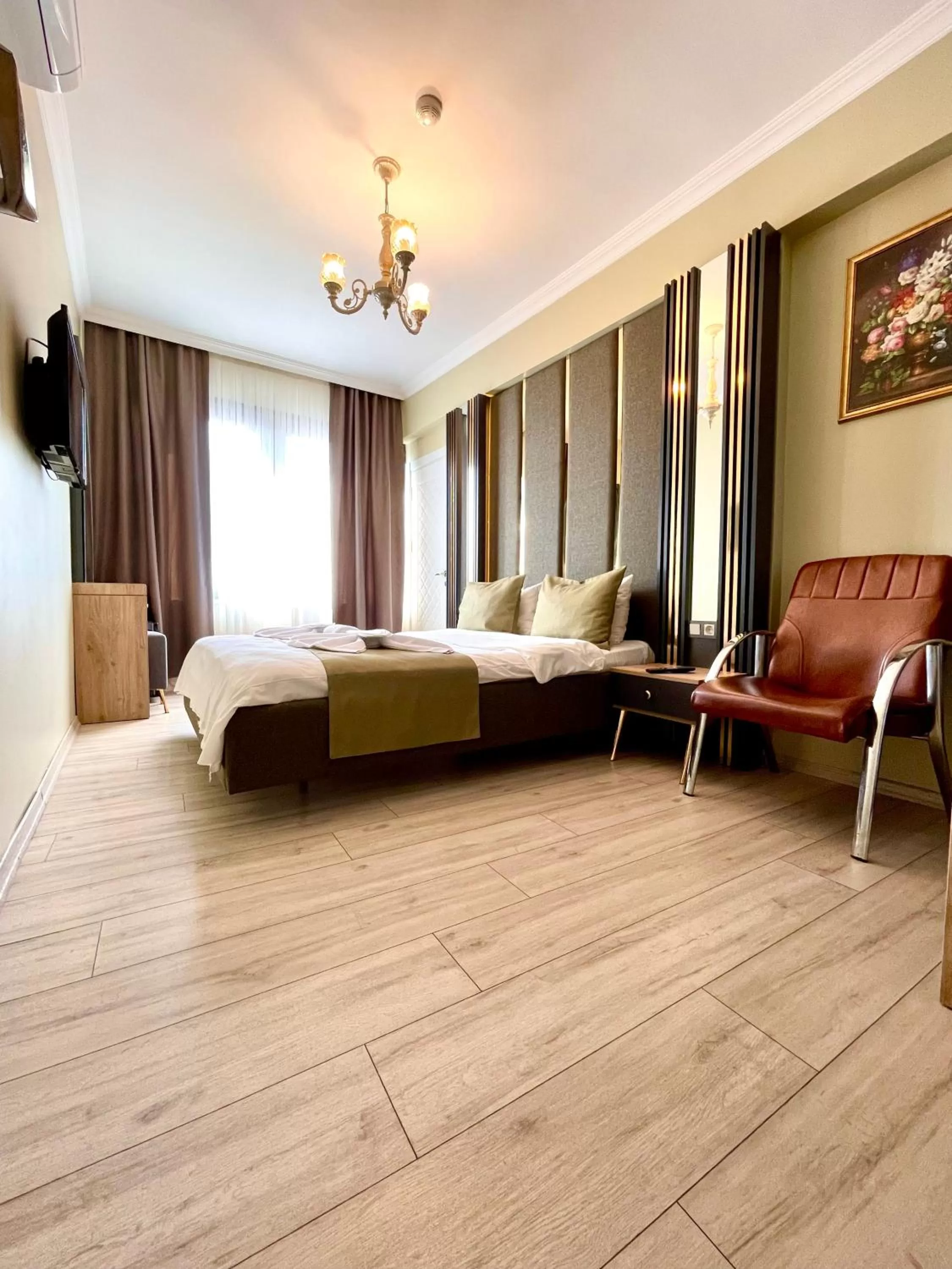 Bedroom, Bed in New Taksim Hotel