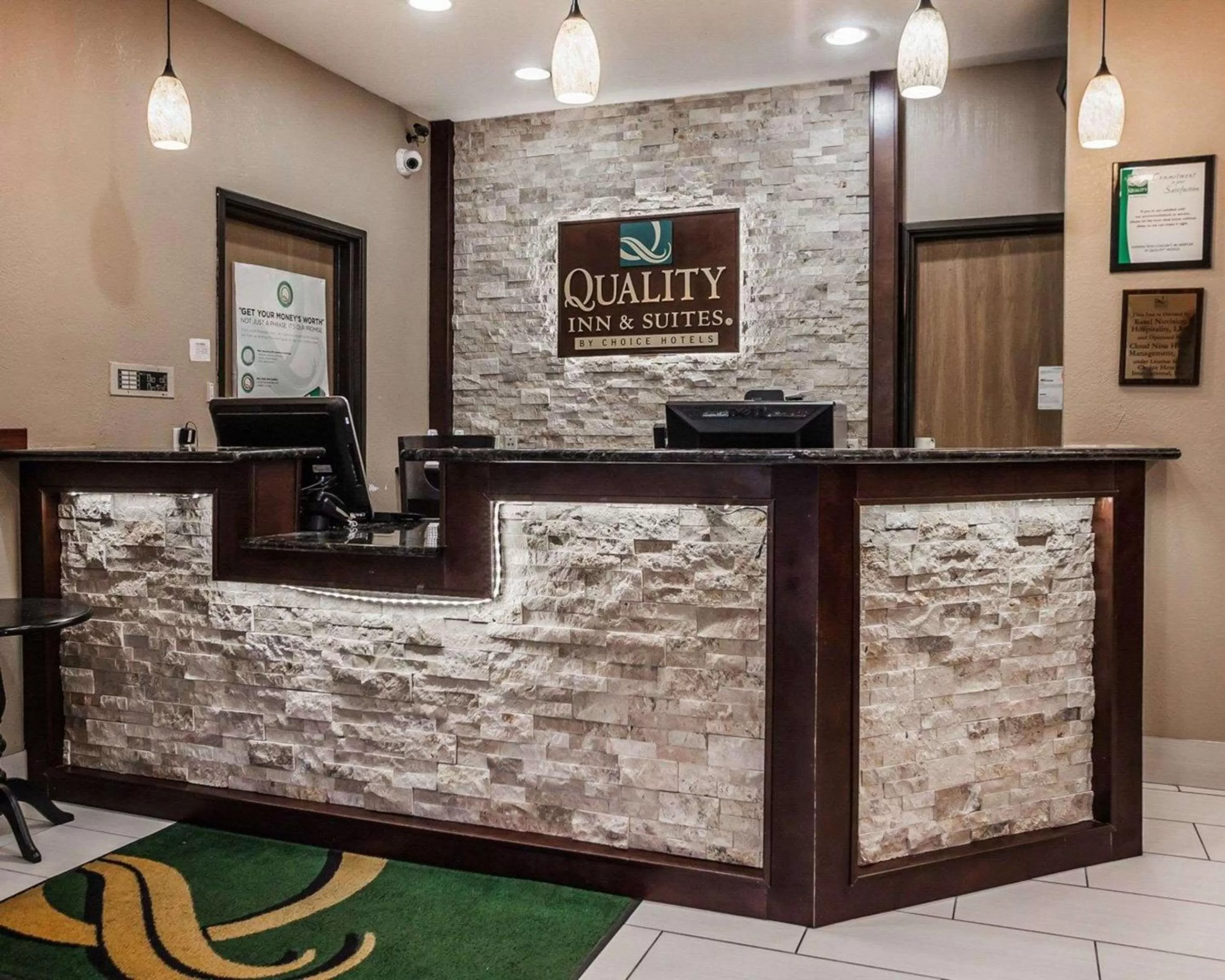 Lobby or reception in Quality Inn & Suites Des Moines Airport